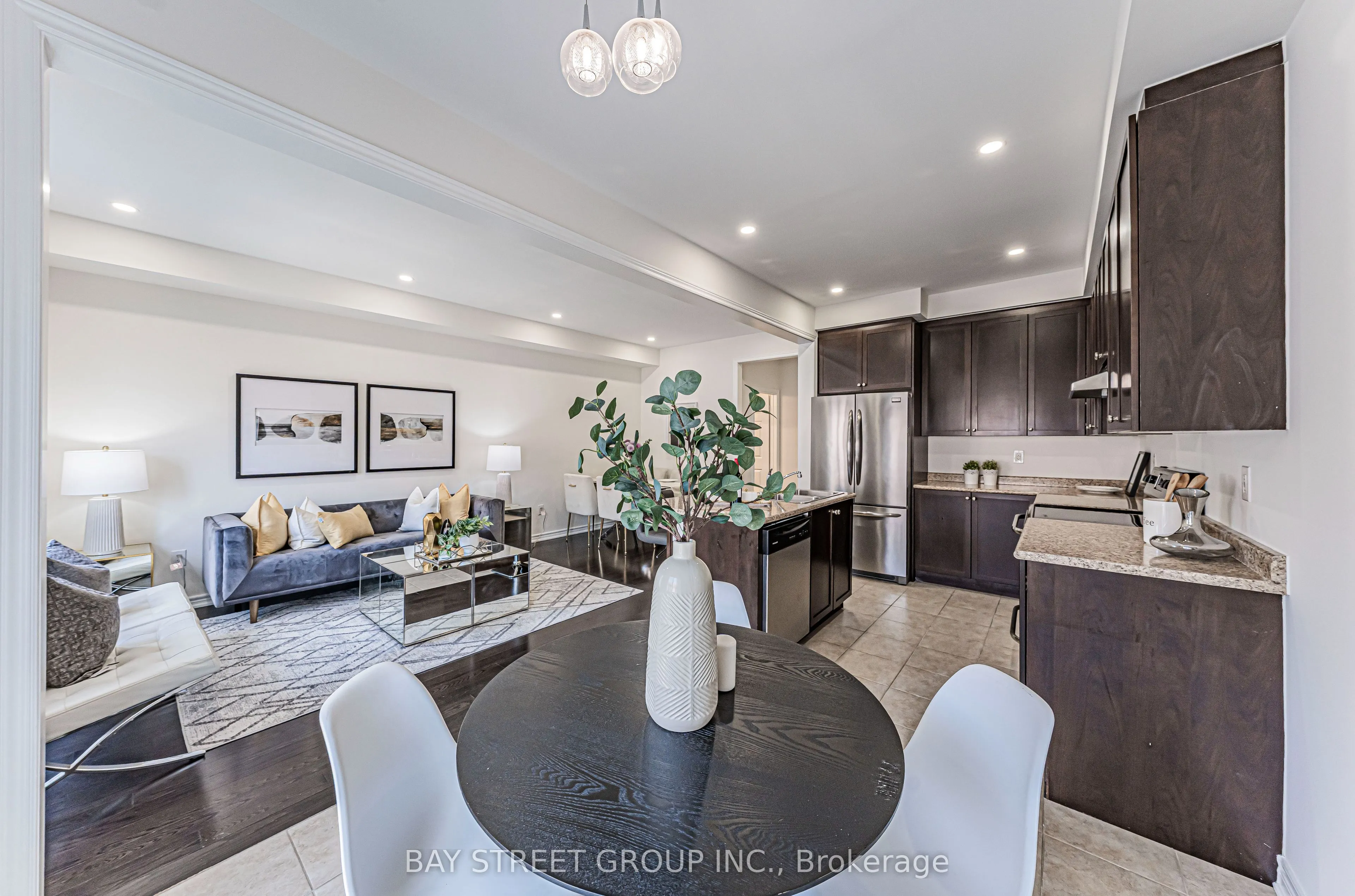 28 Rougeview Park Crescent
