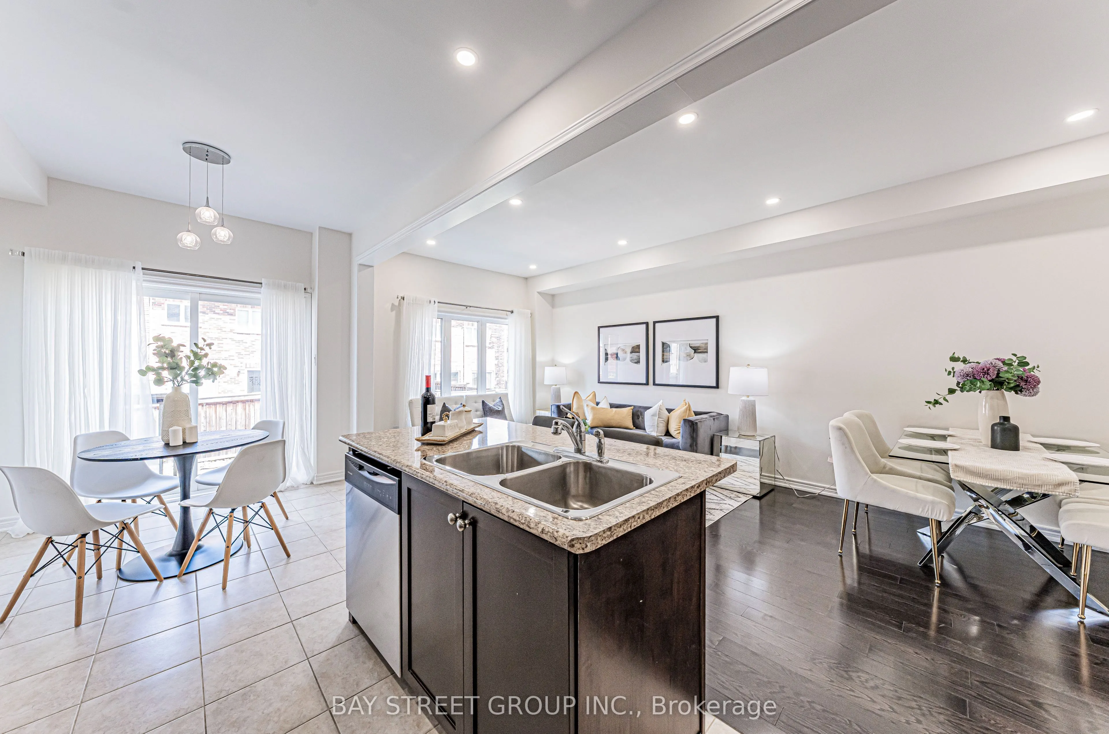 28 Rougeview Park Crescent