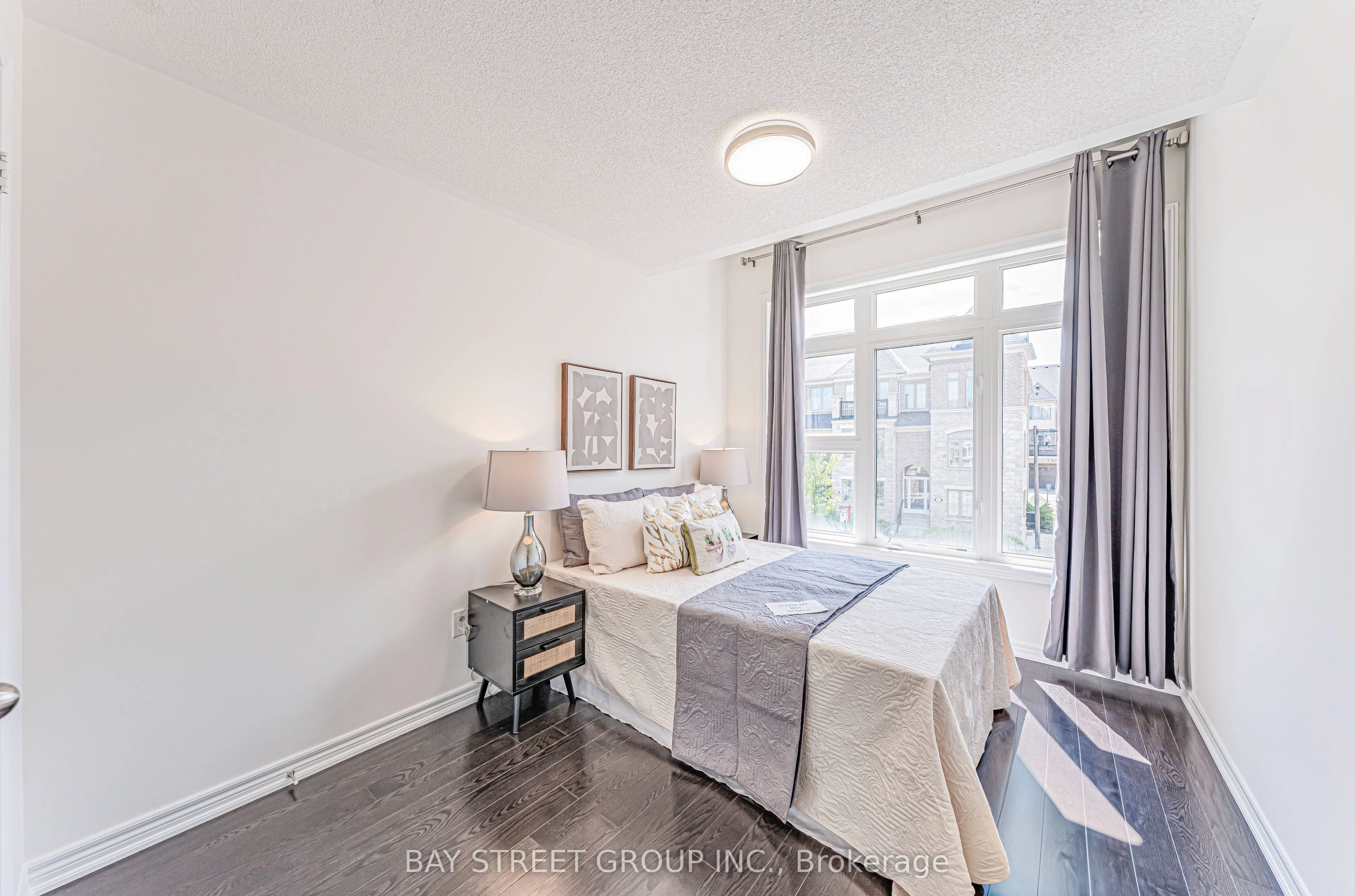 28 Rougeview Park Crescent