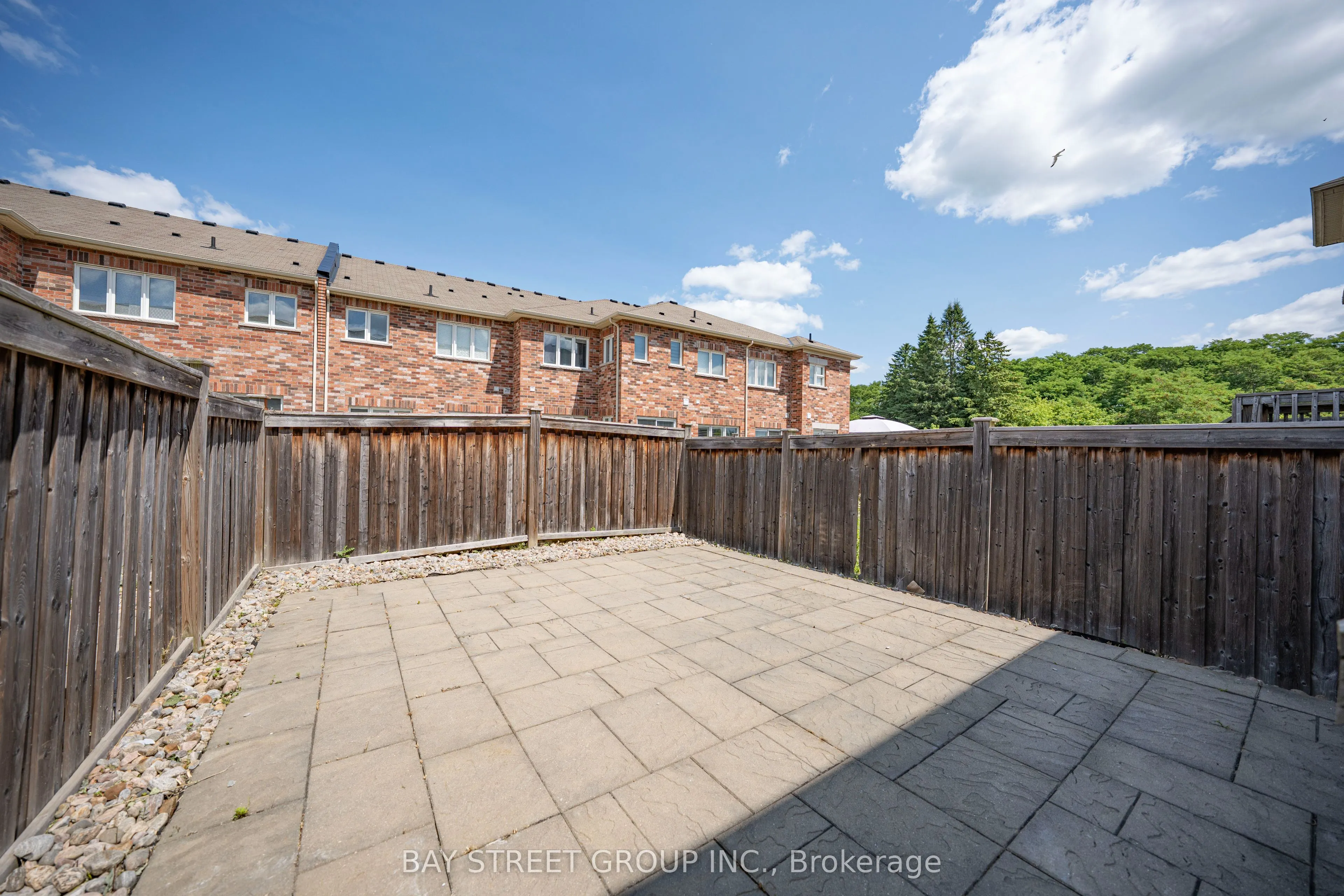 28 Rougeview Park Crescent