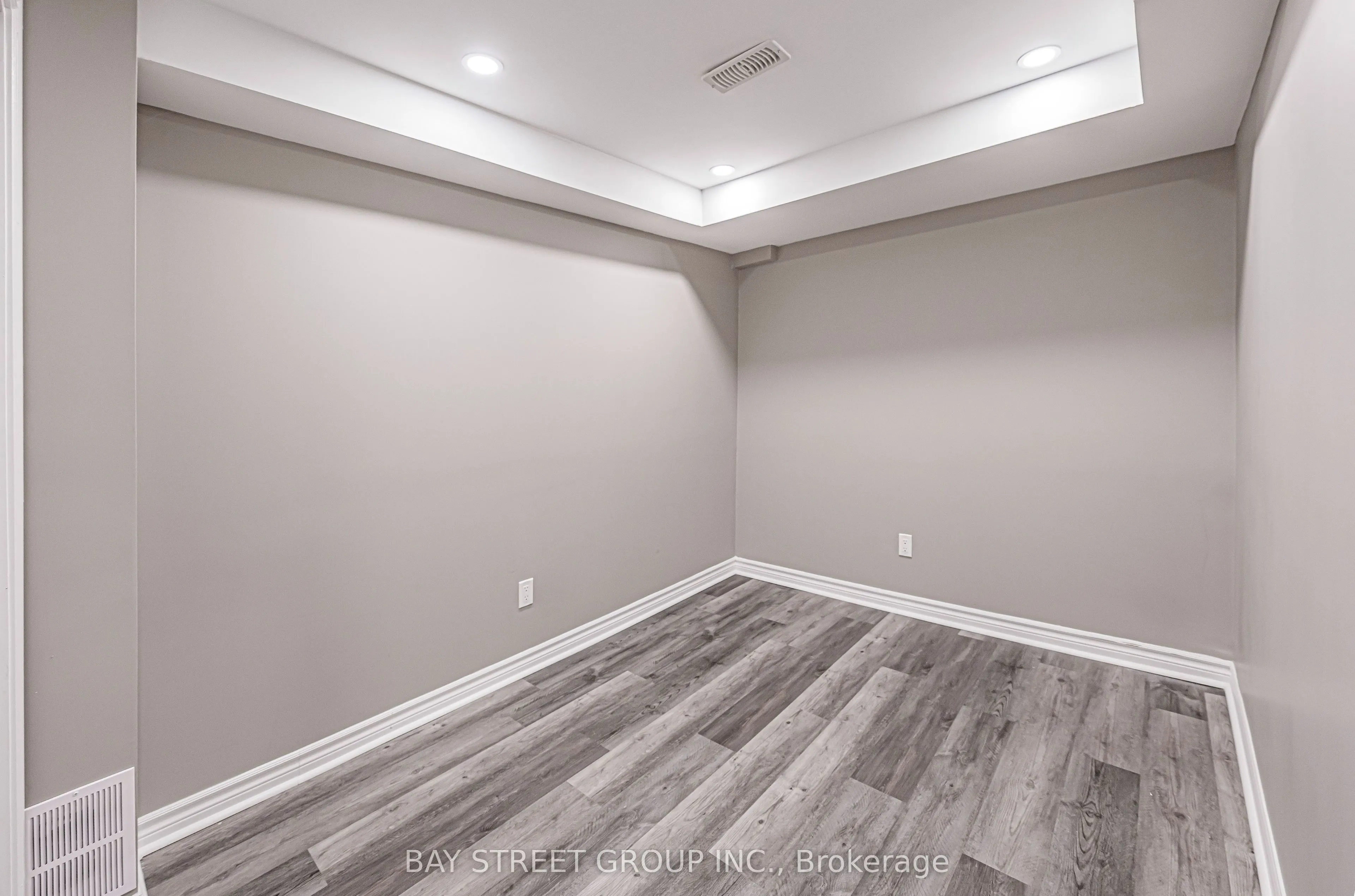 28 Rougeview Park Crescent