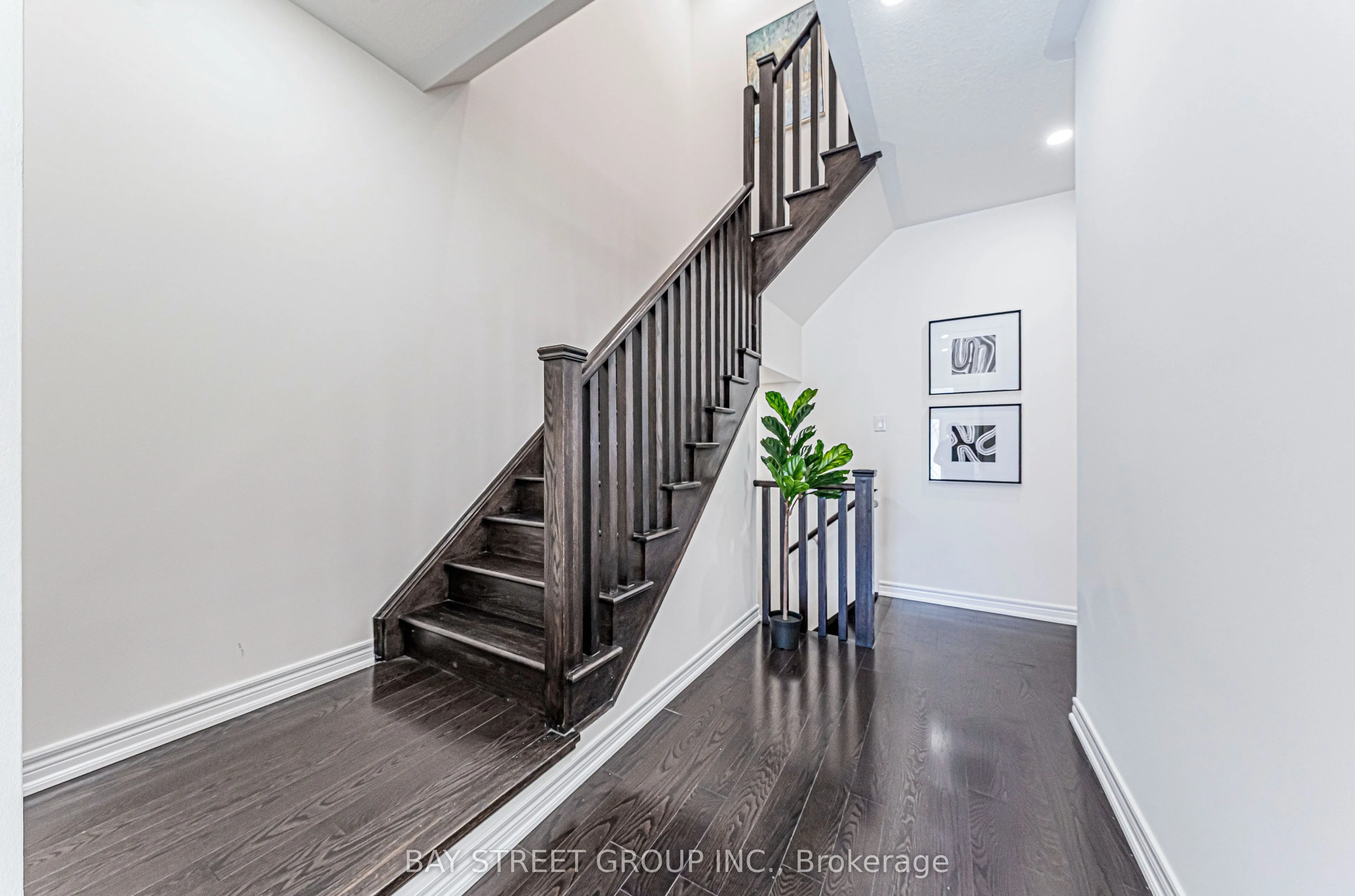 28 Rougeview Park Crescent