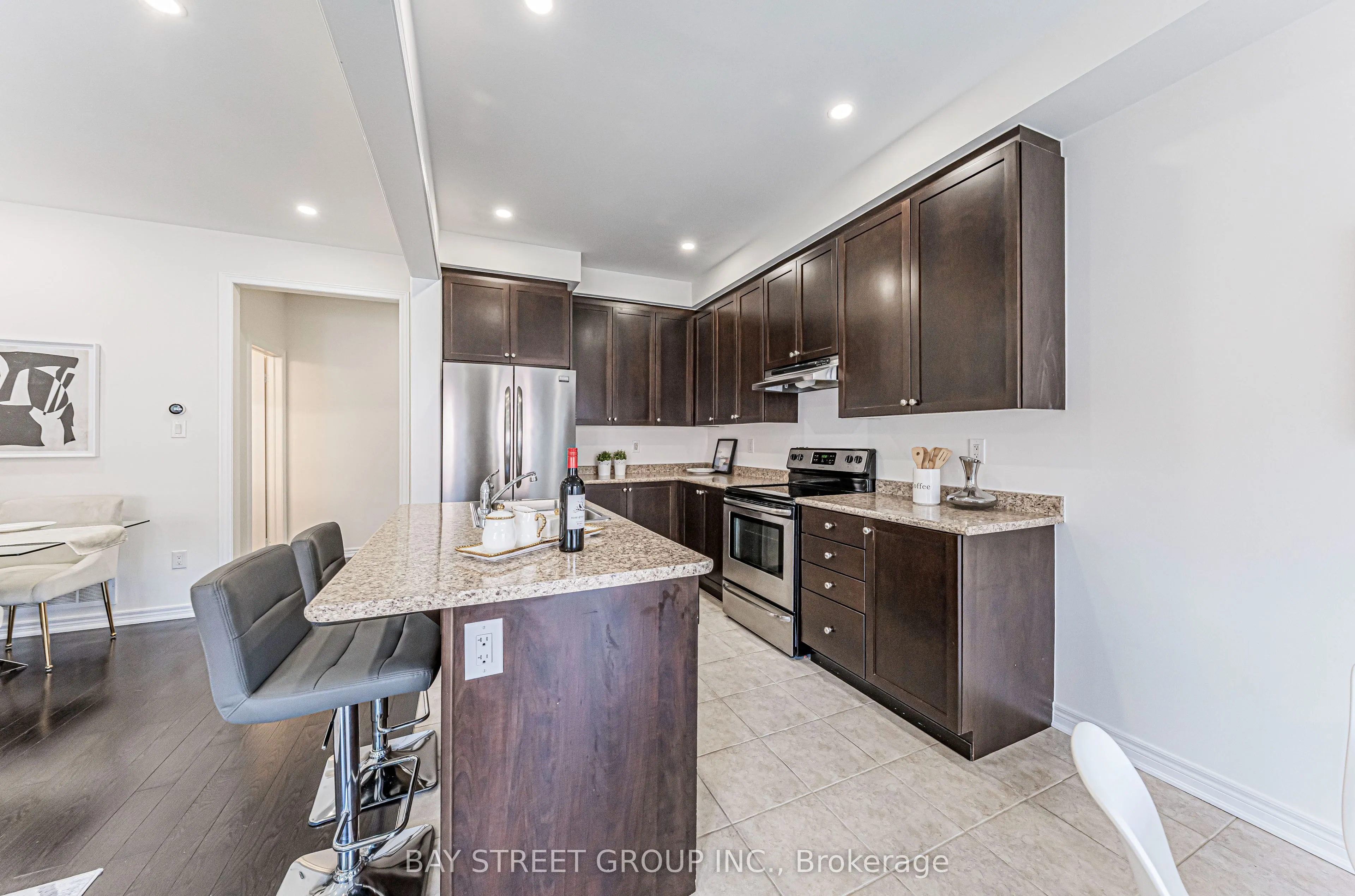 28 Rougeview Park Crescent