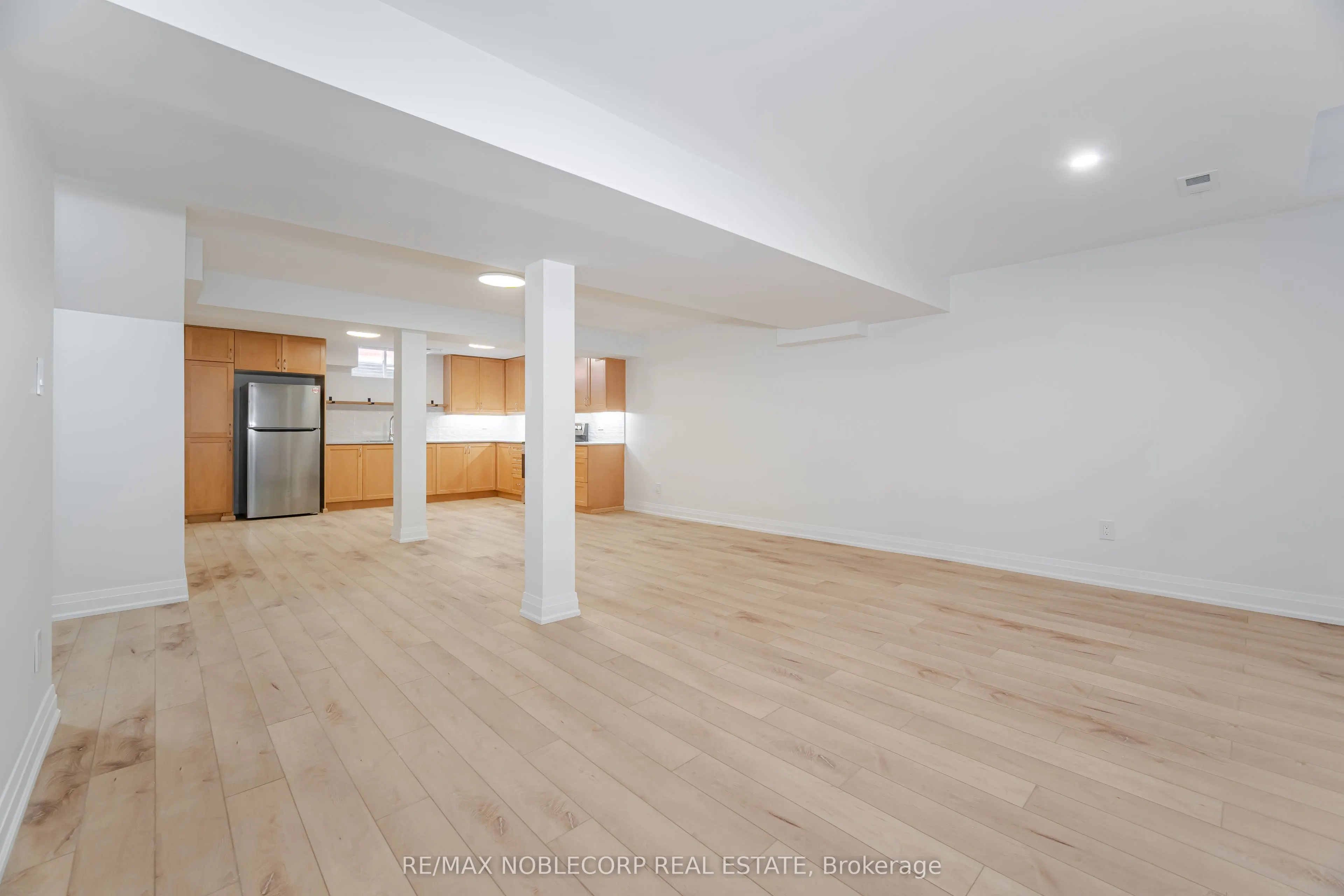 131 Dunstan Crescent, #Lower