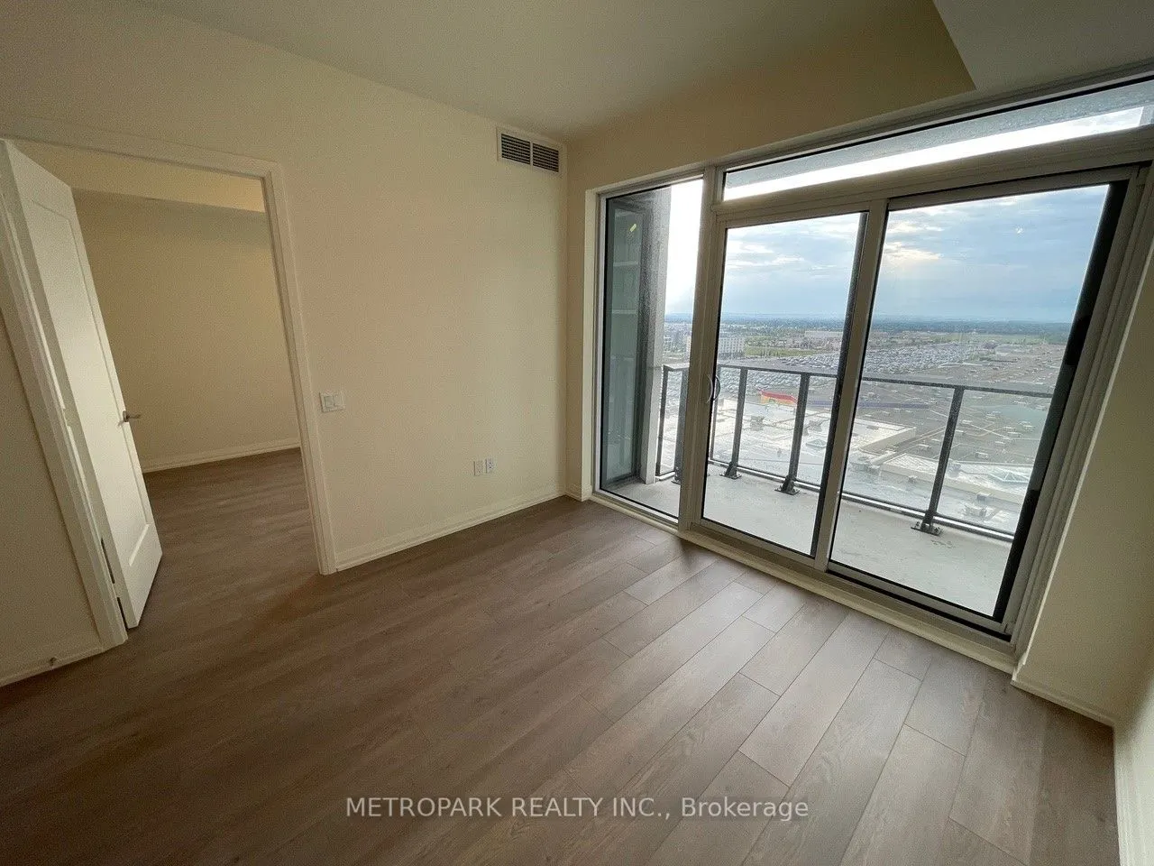 9000 Jane Street, #1606