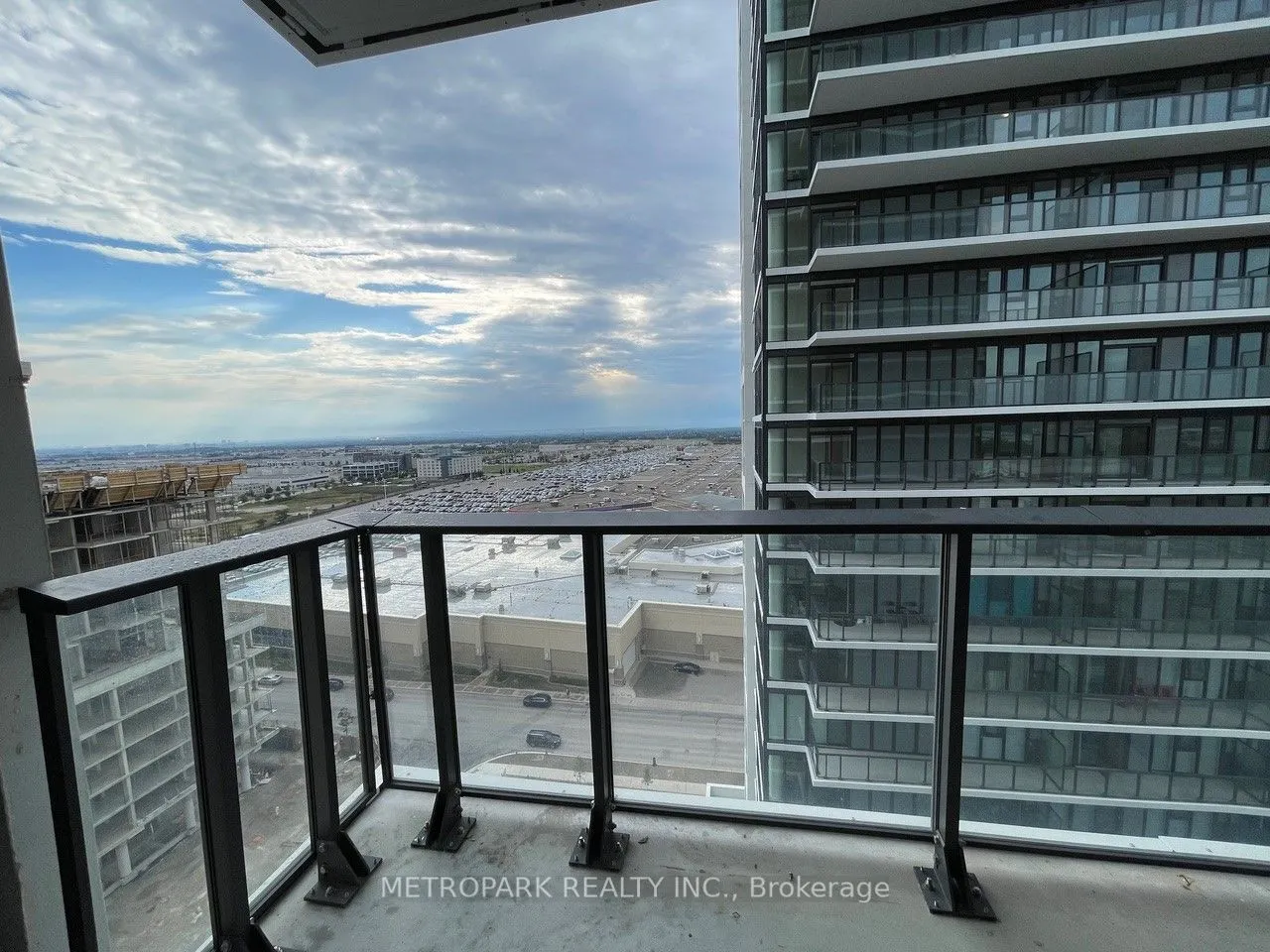 9000 Jane Street, #1606