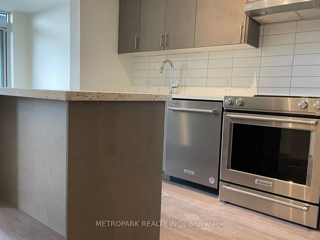 9000 Jane Street, #1606