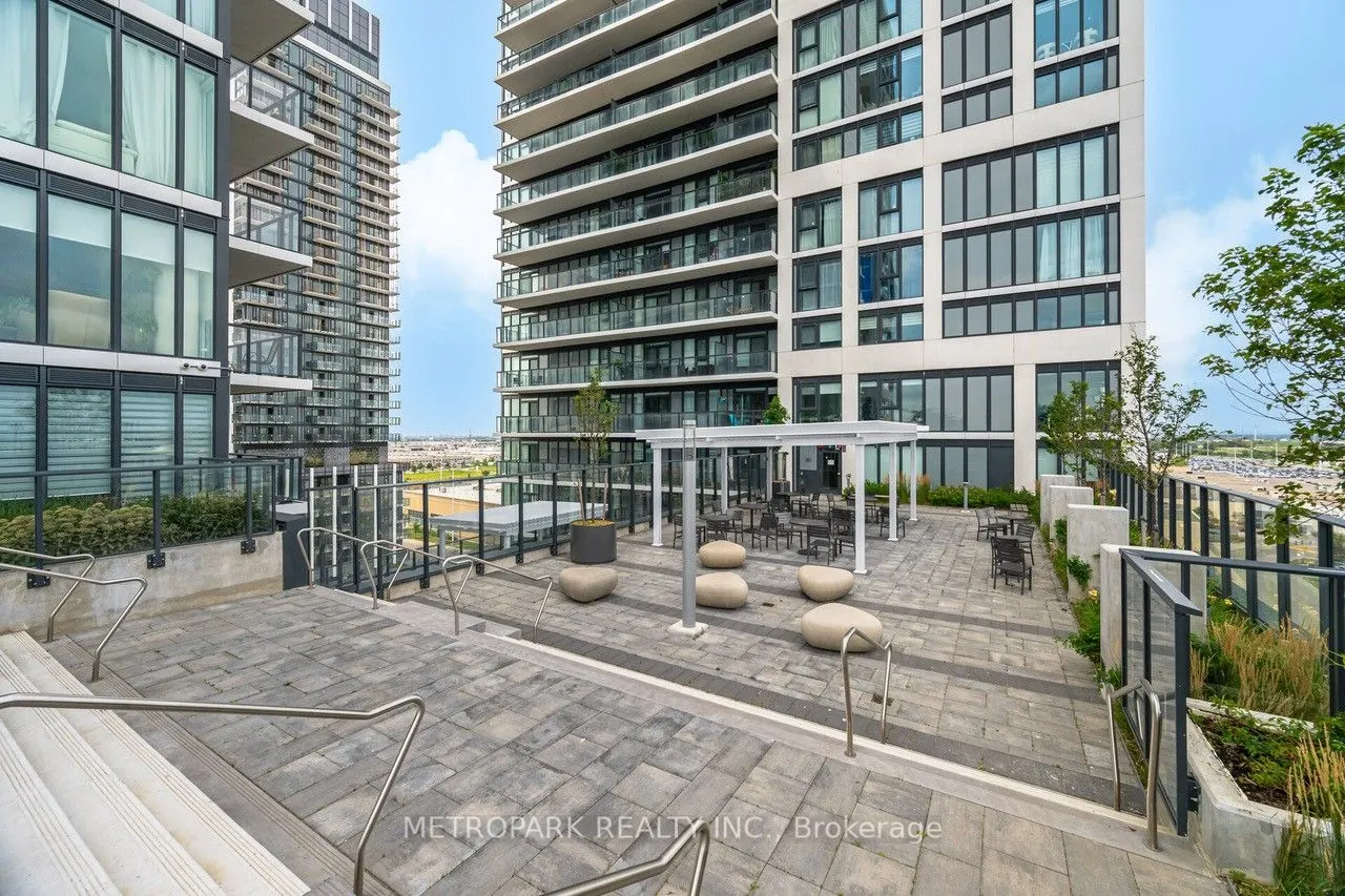 9000 Jane Street, #1606