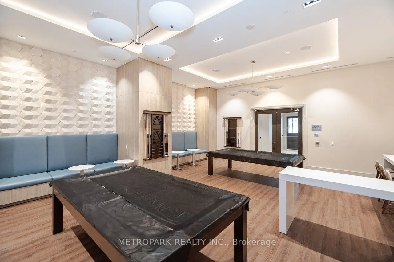 9000 Jane Street, #1606