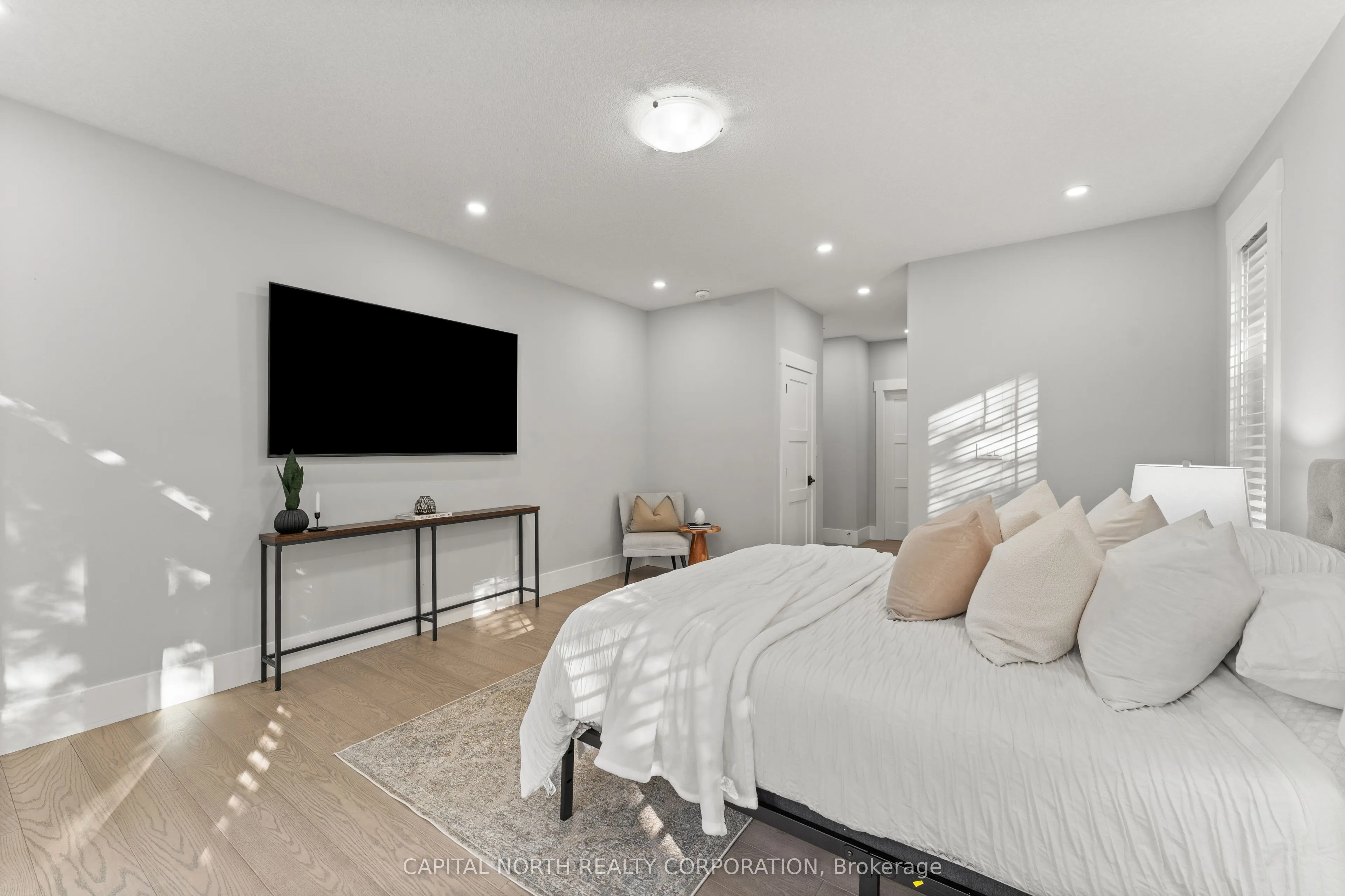 3496 Crescent Harbour Road