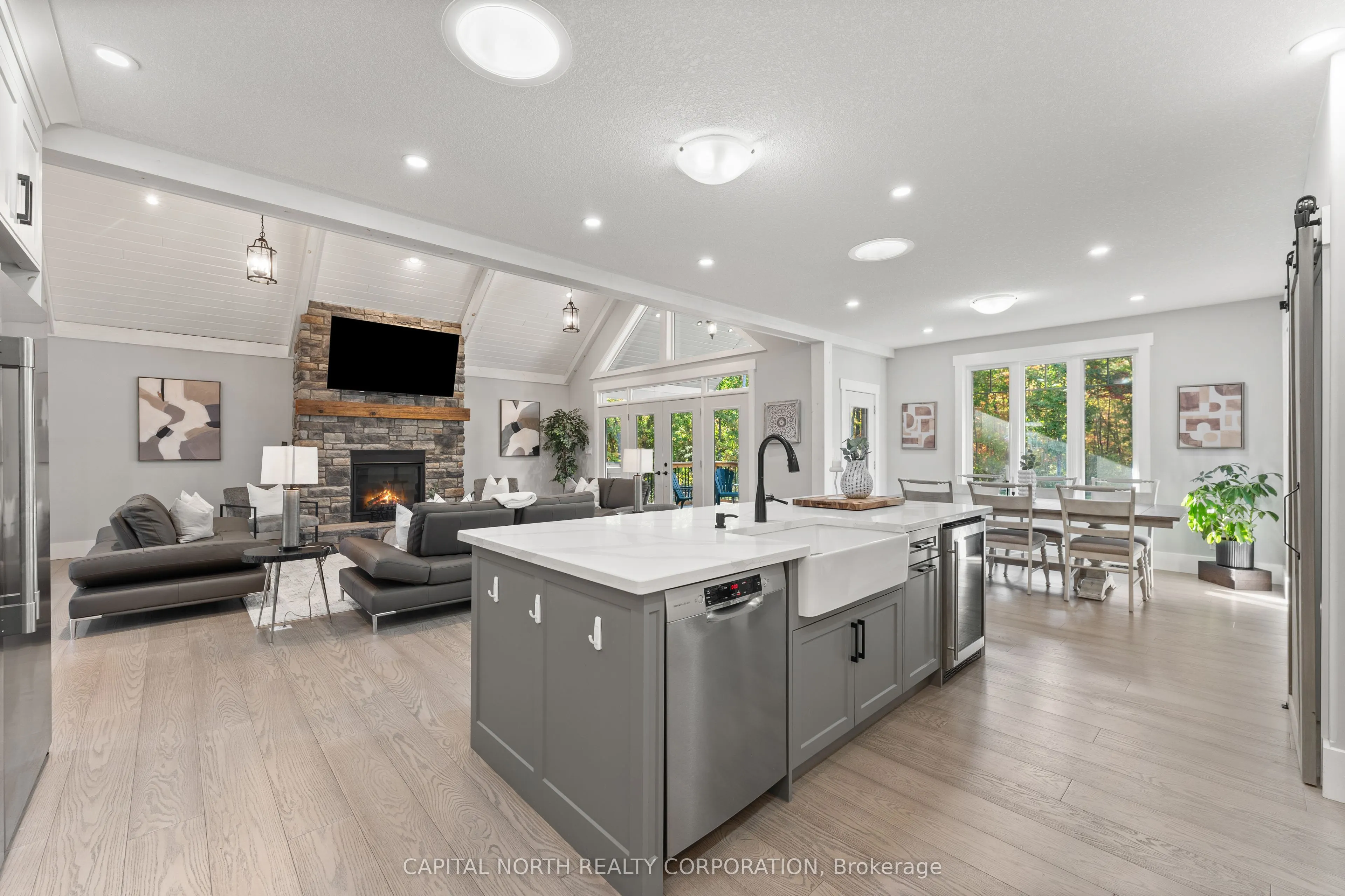 3496 Crescent Harbour Road