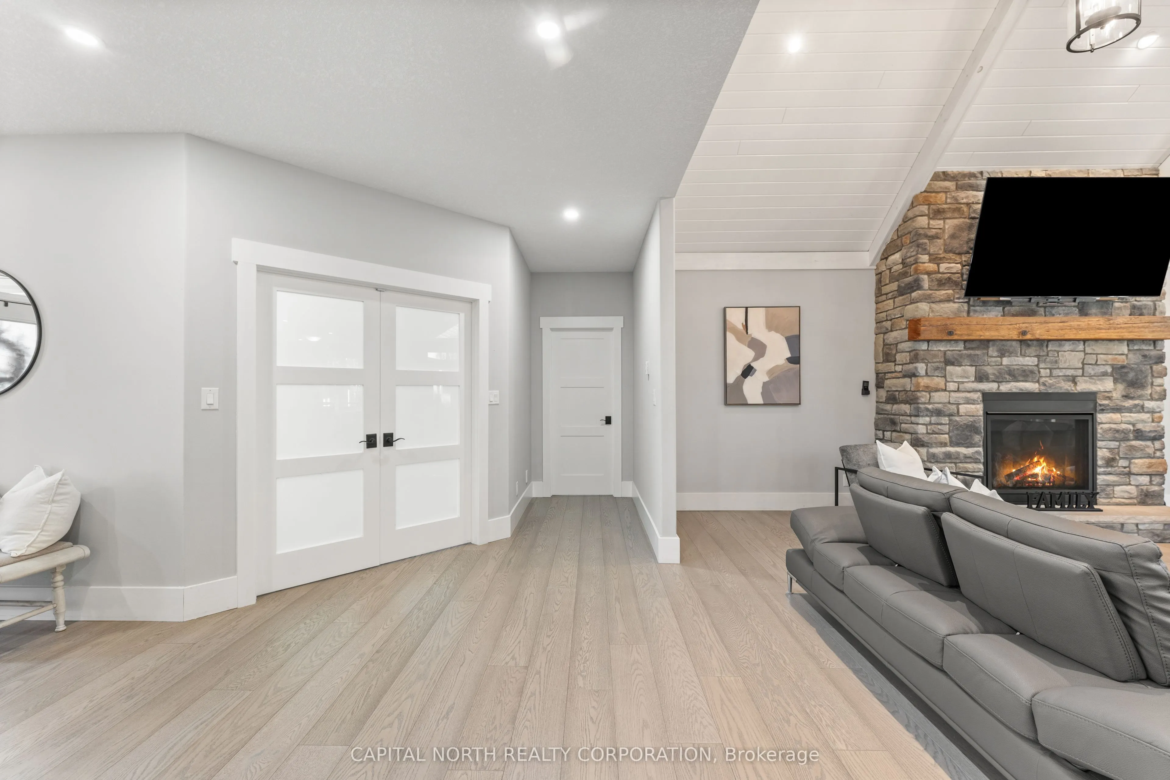 3496 Crescent Harbour Road