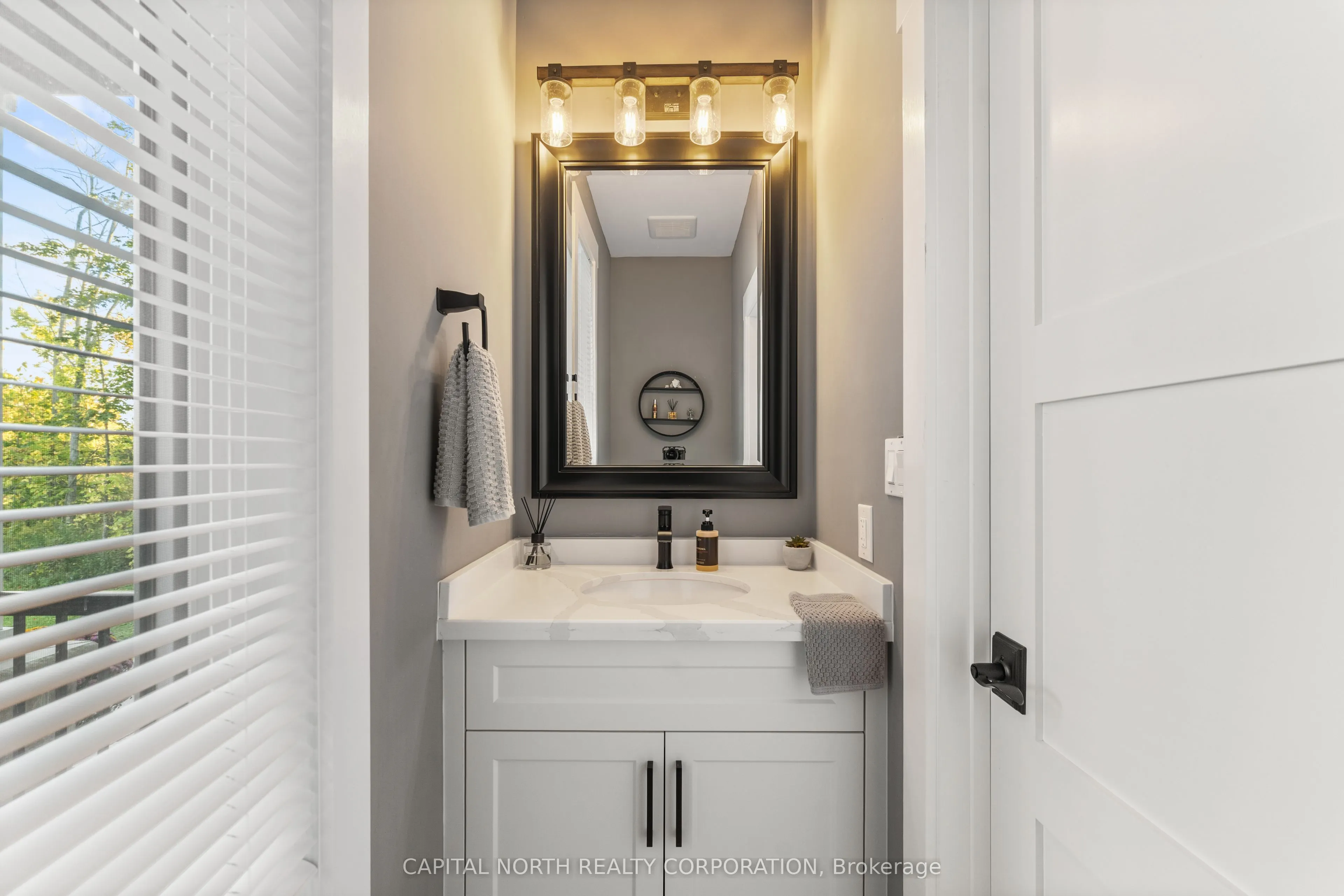 3496 Crescent Harbour Road