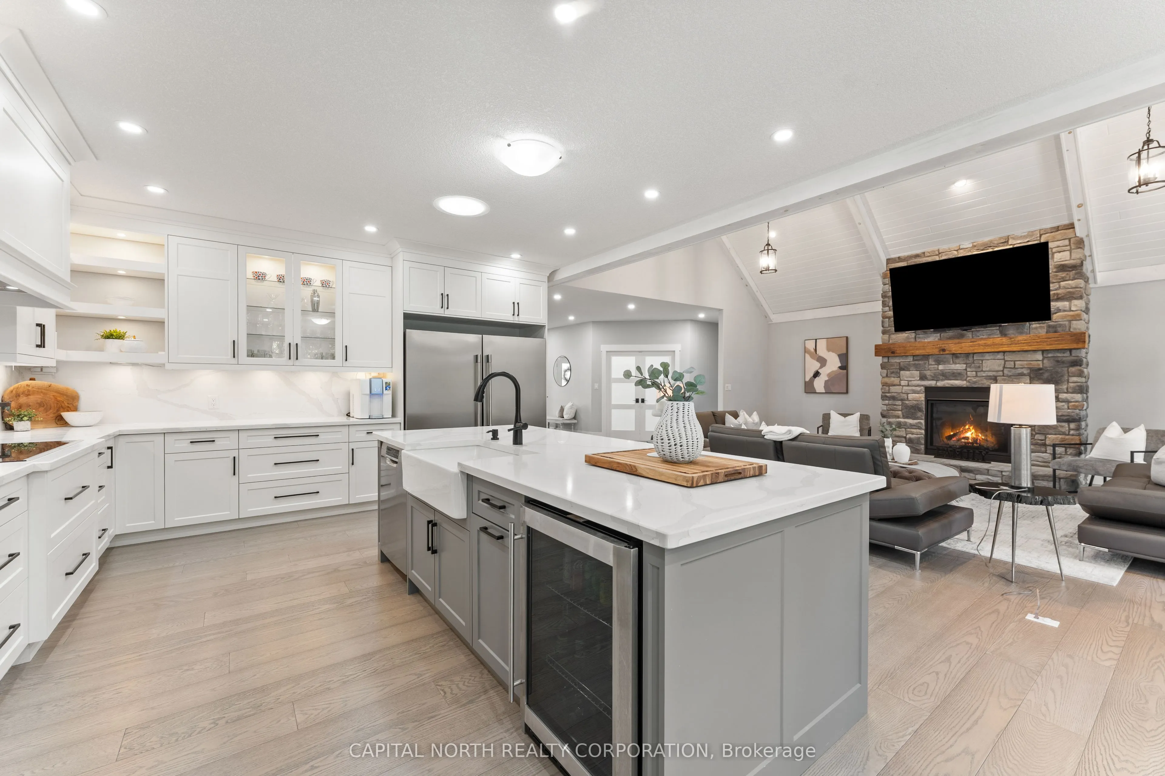 3496 Crescent Harbour Road