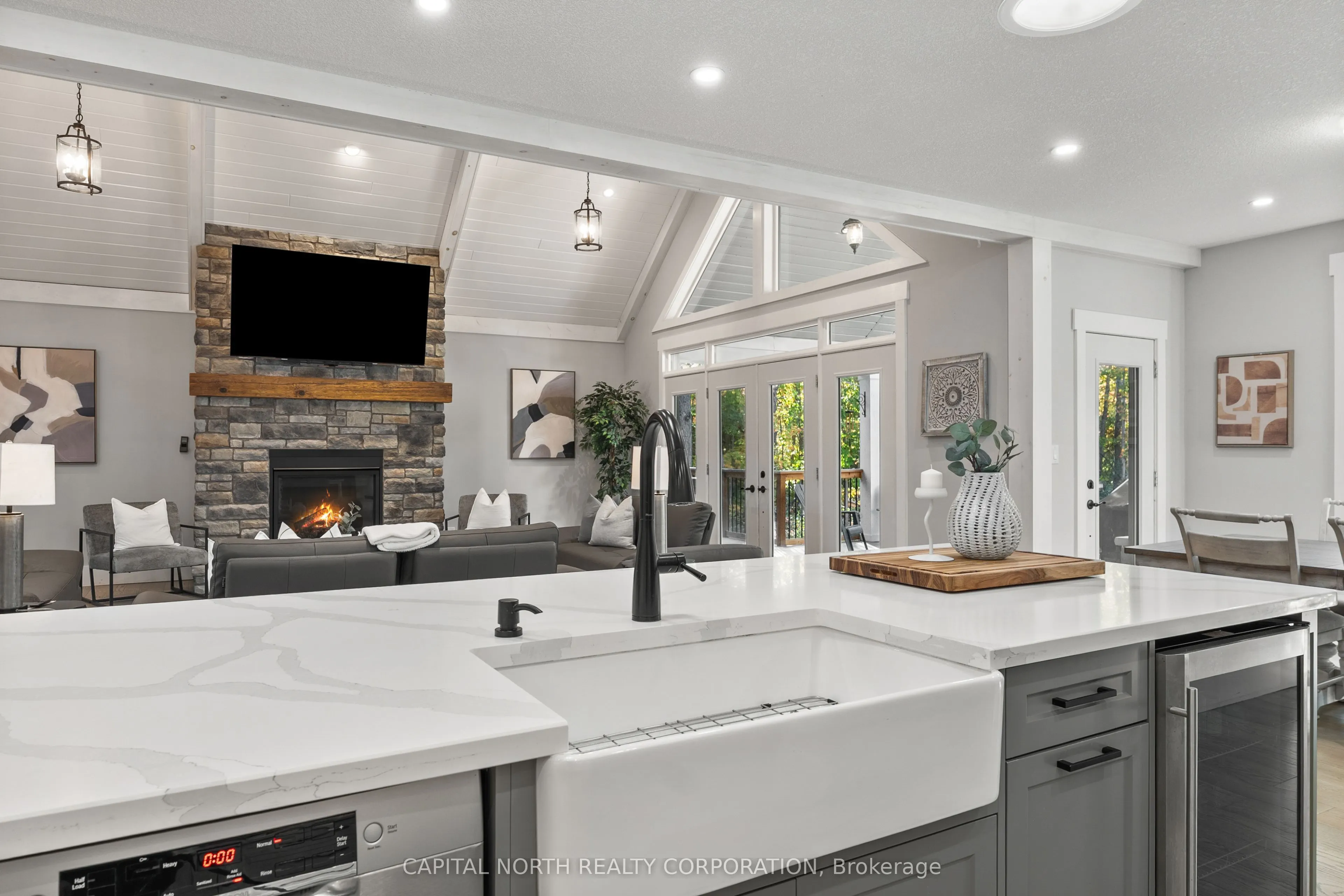 3496 Crescent Harbour Road