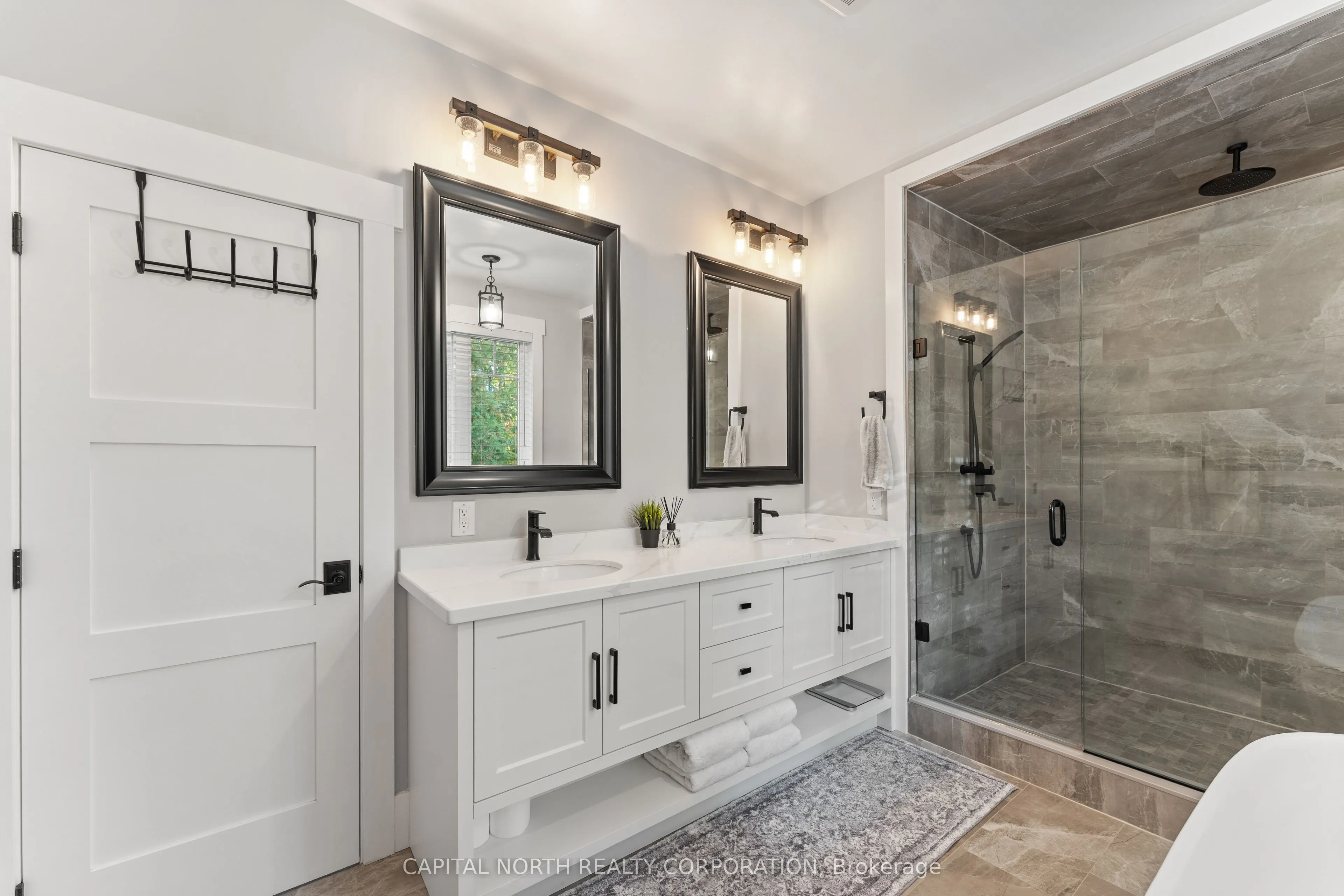 3496 Crescent Harbour Road
