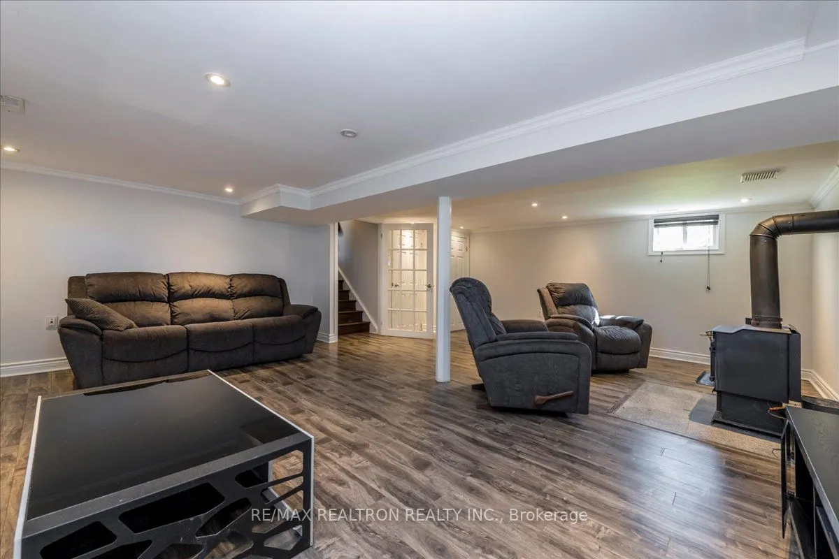 11 Burbank Circle