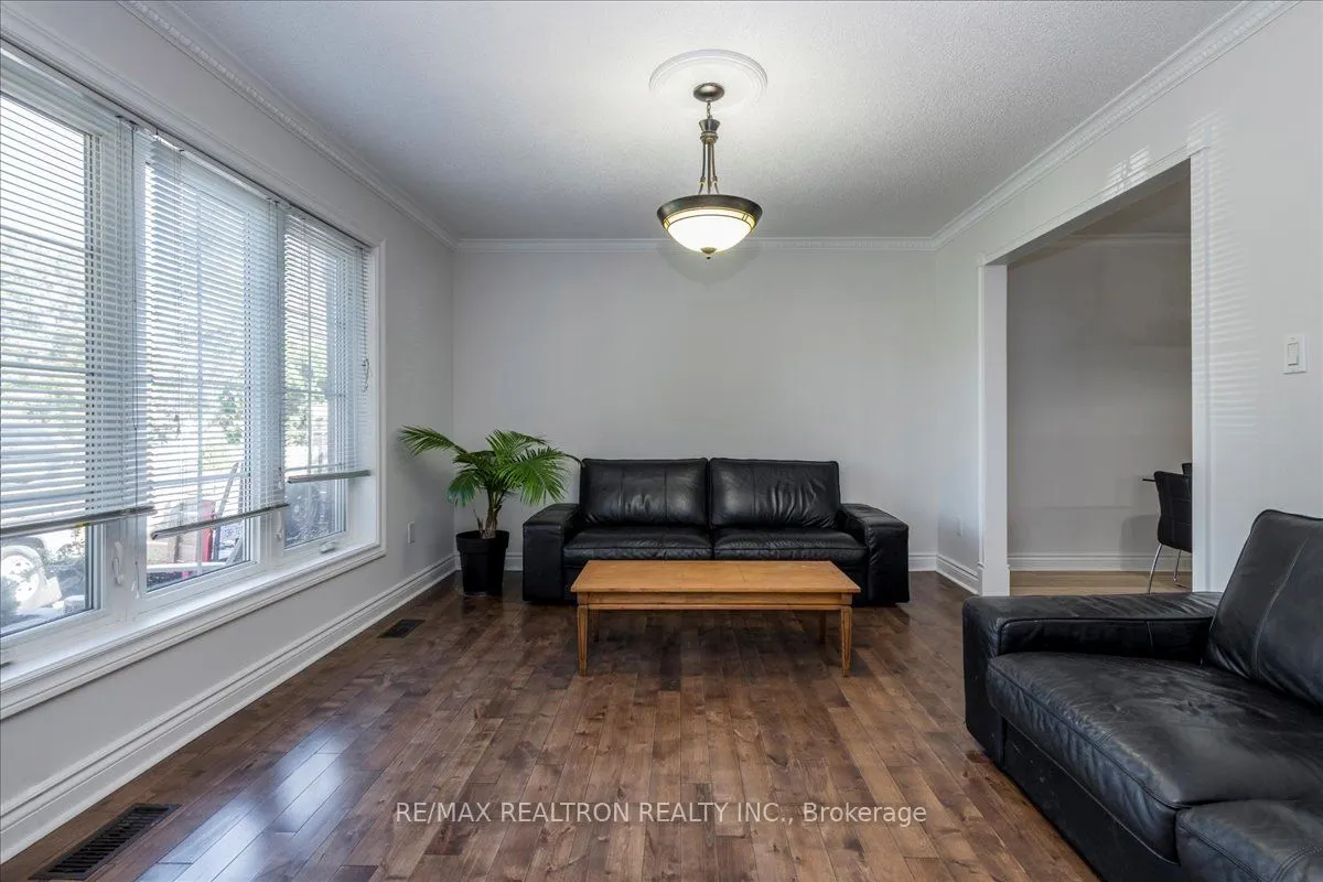 11 Burbank Circle