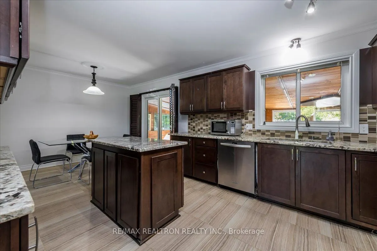 11 Burbank Circle