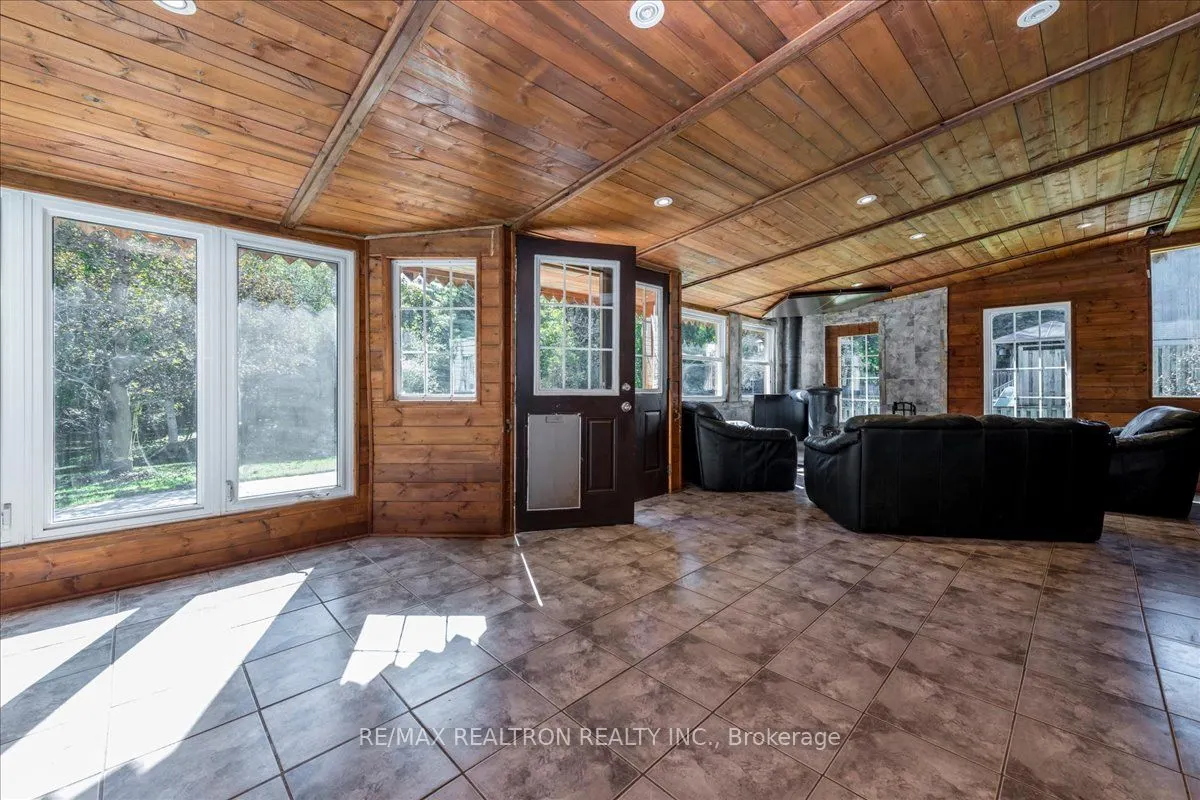 11 Burbank Circle