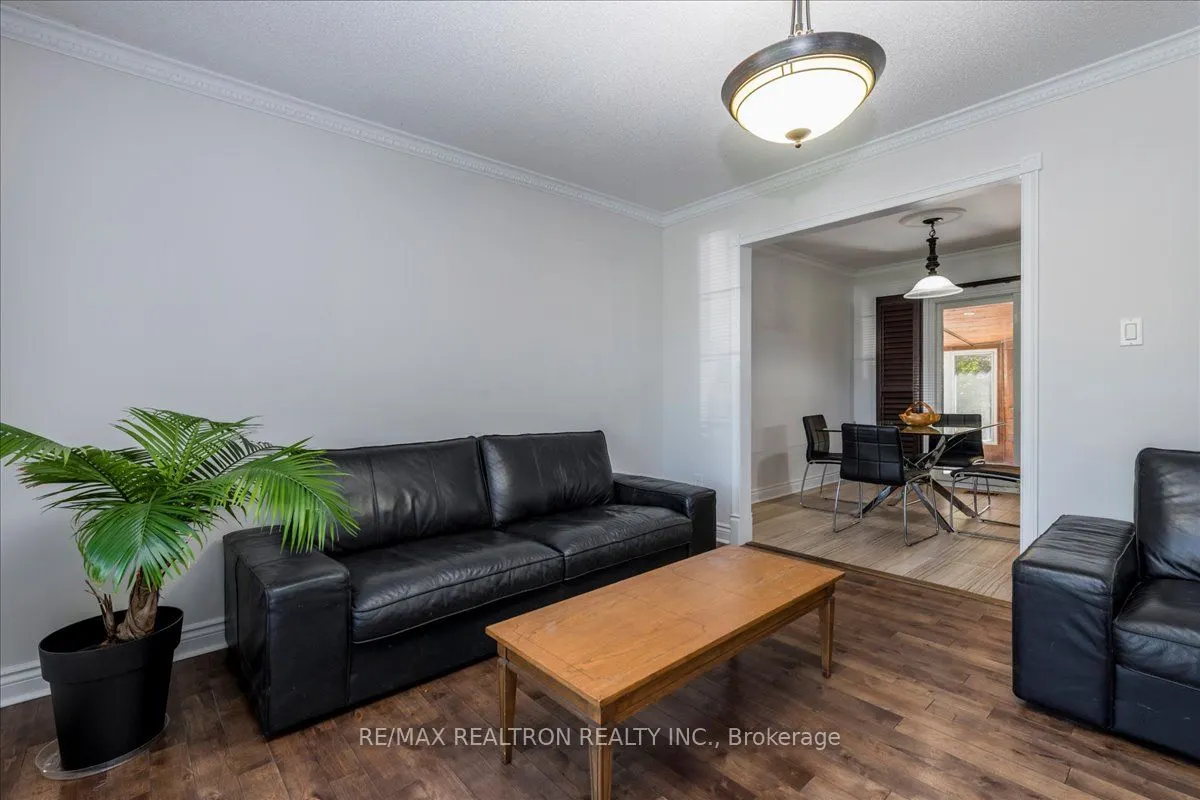 11 Burbank Circle