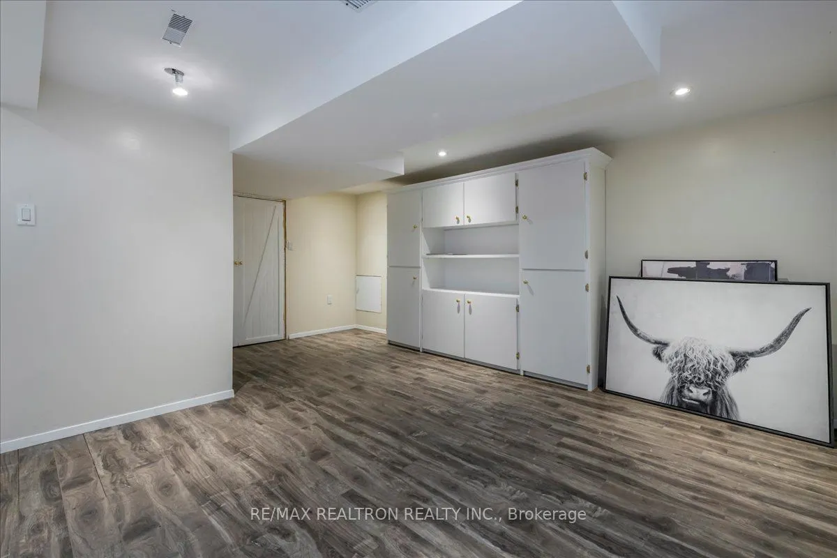 11 Burbank Circle