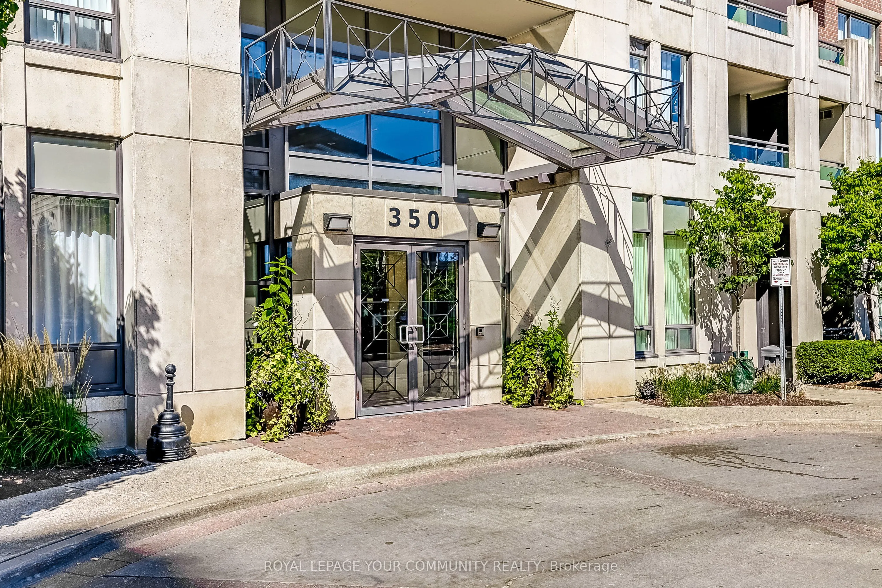 350 Red Maple Road, #905