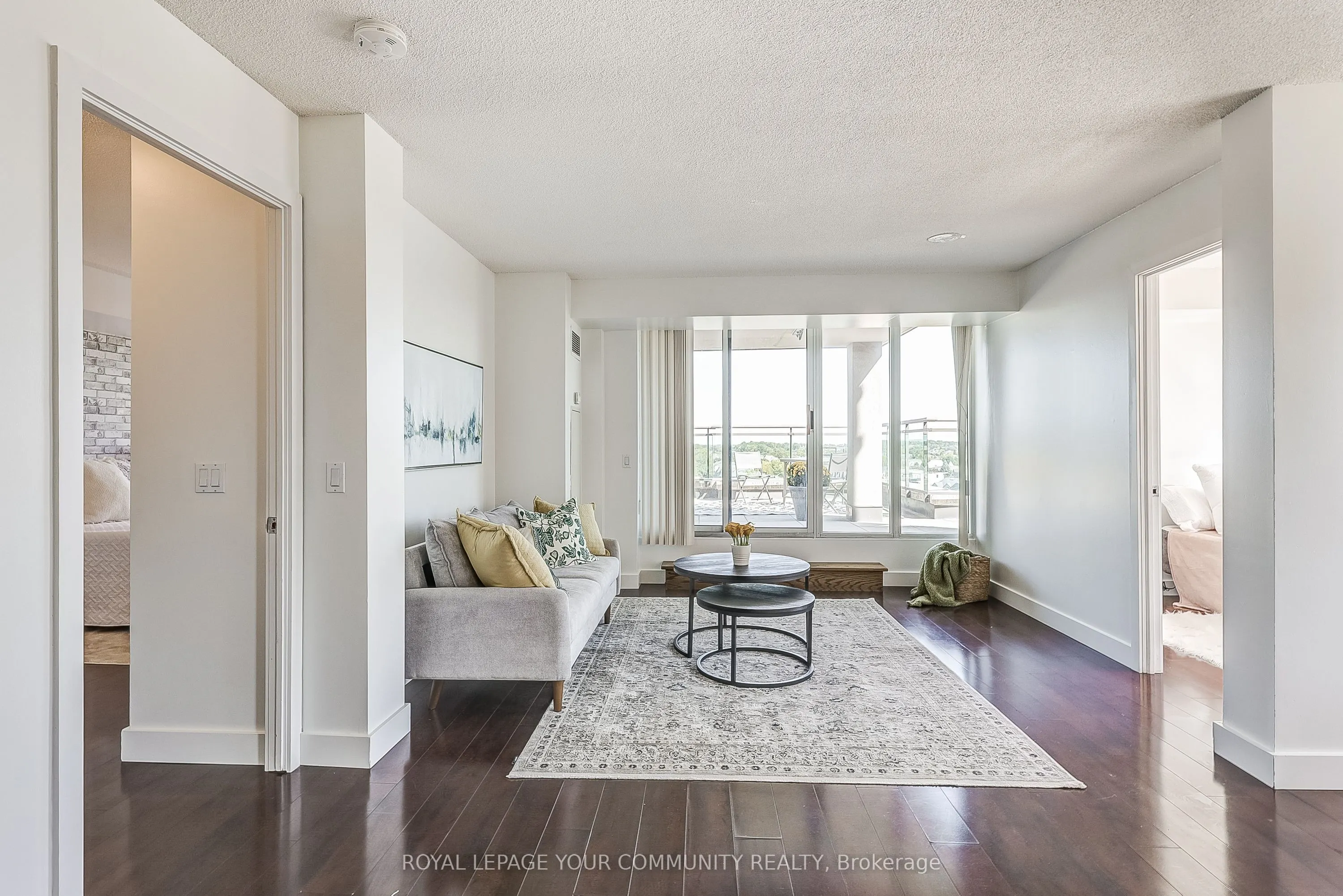350 Red Maple Road, #905