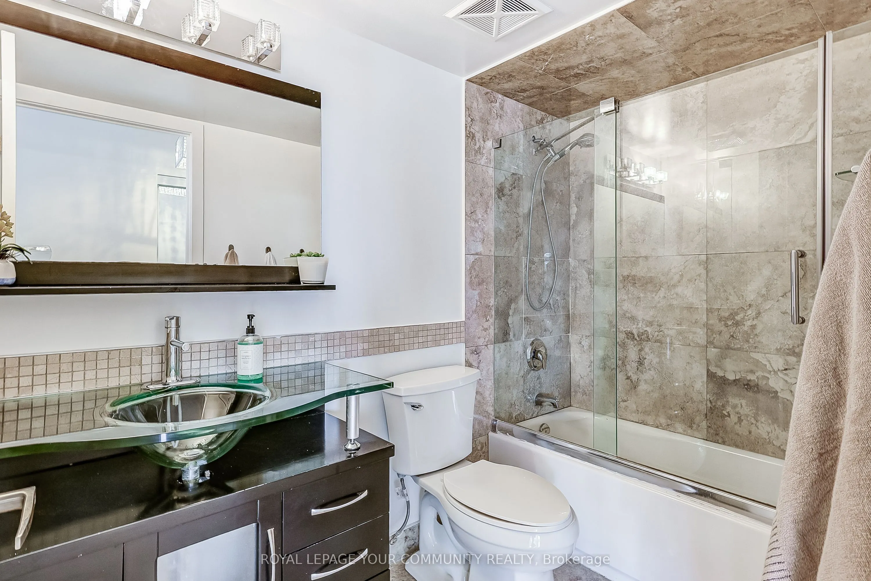 350 Red Maple Road, #905