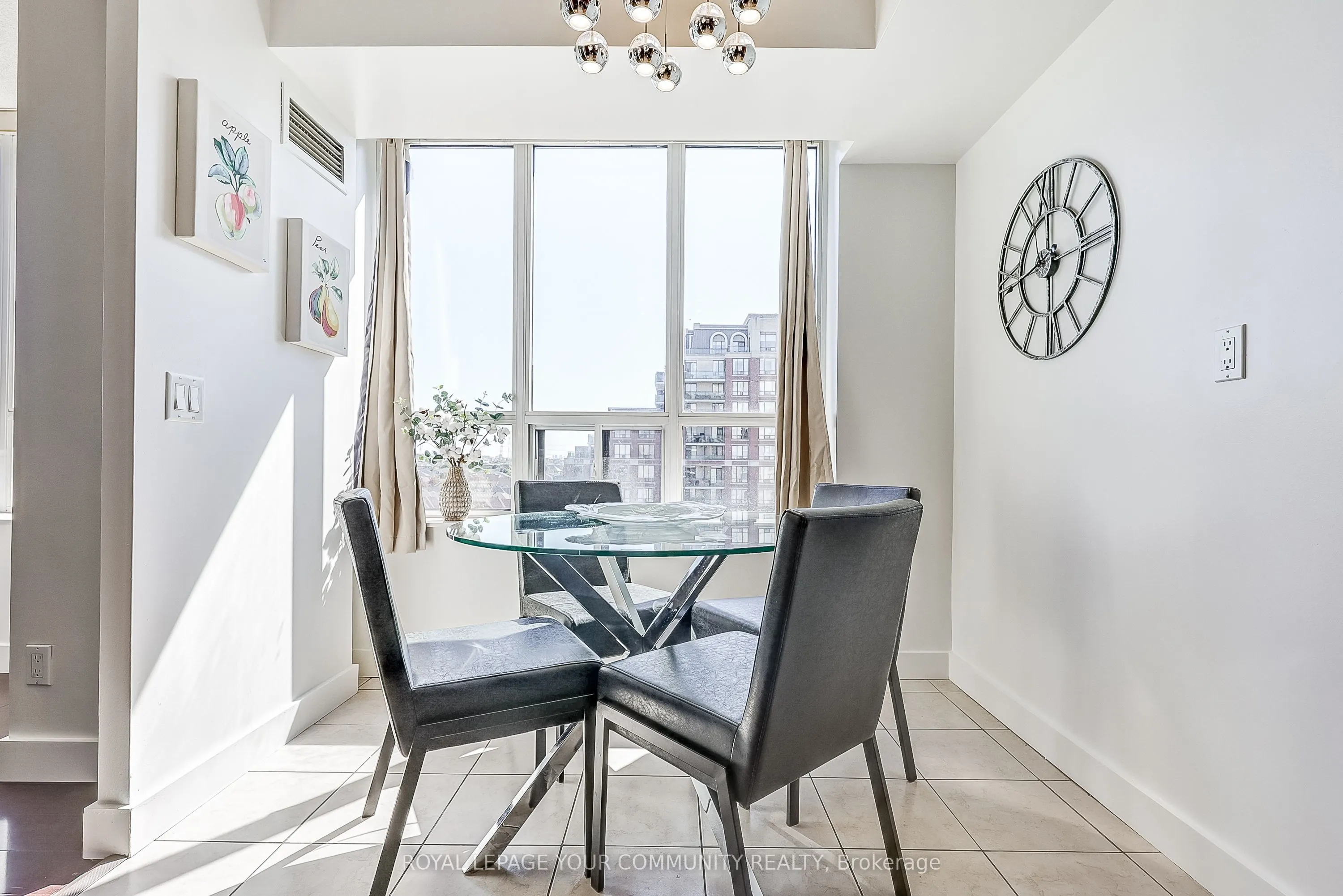 350 Red Maple Road, #905
