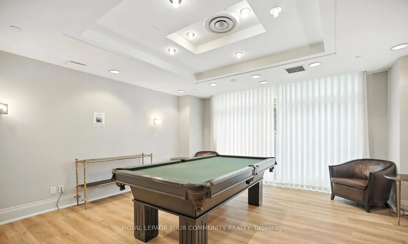 350 Red Maple Road, #905