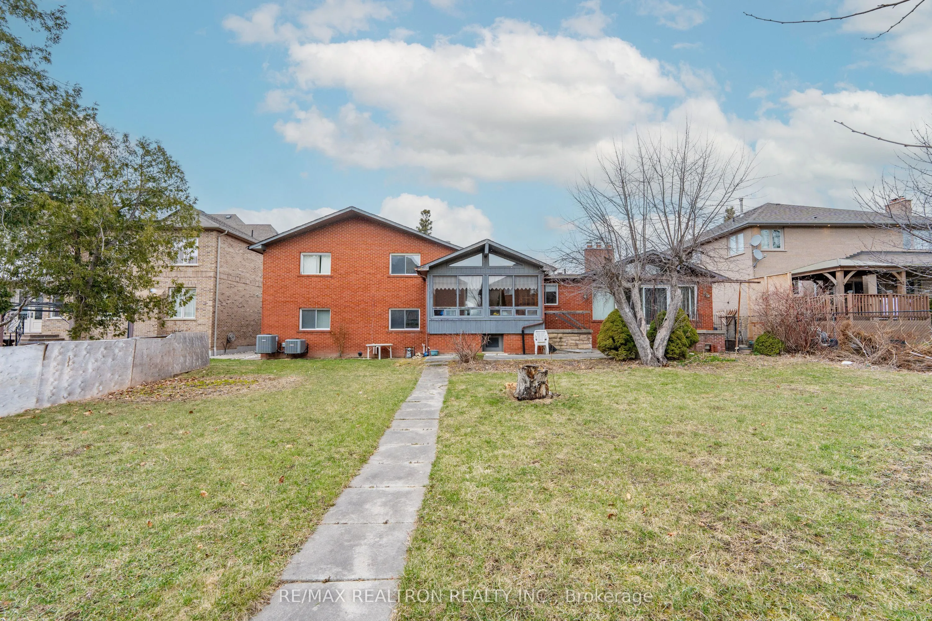 209 Crestwood Road