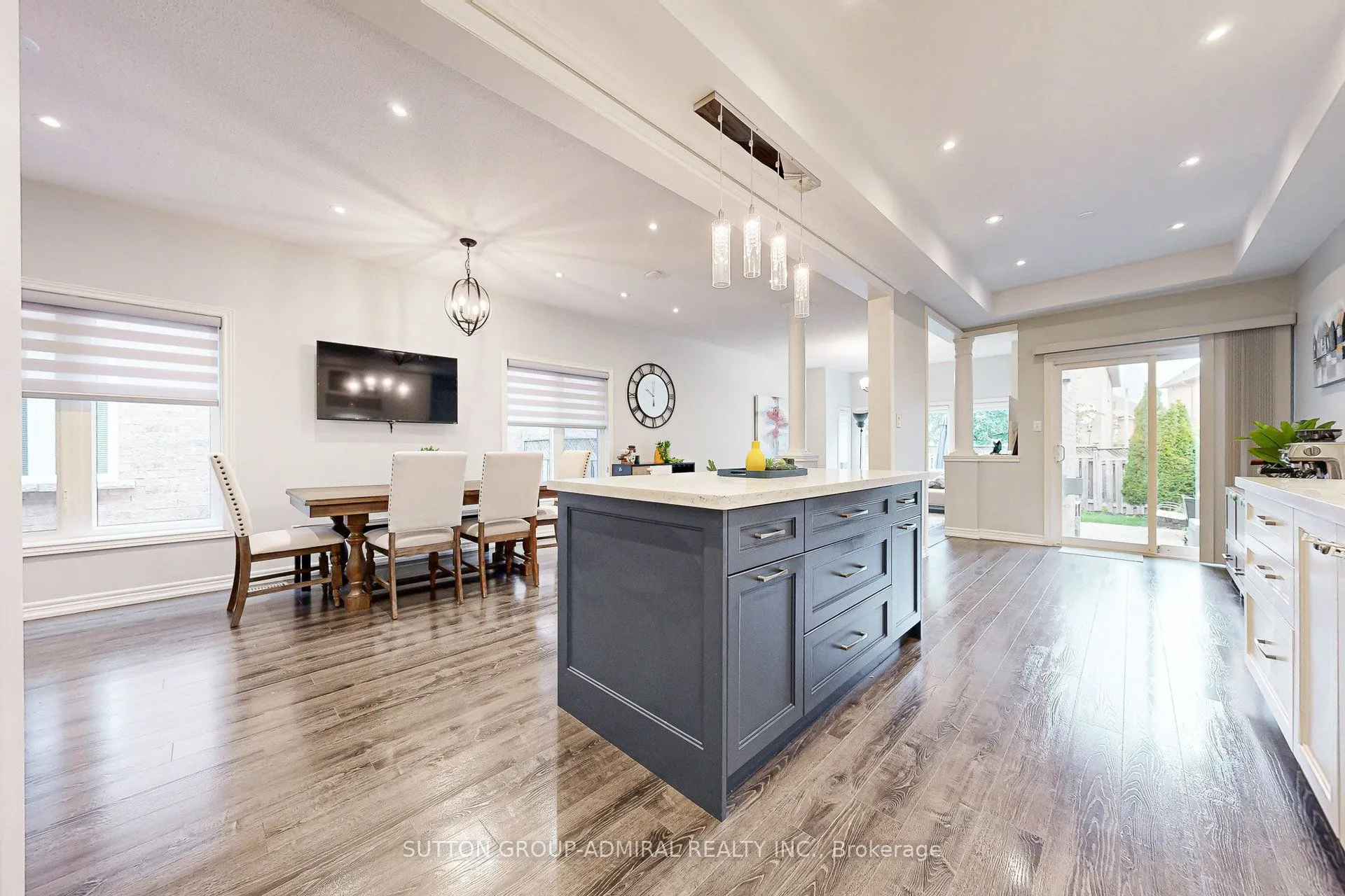 86 Autumn Hill Boulevard