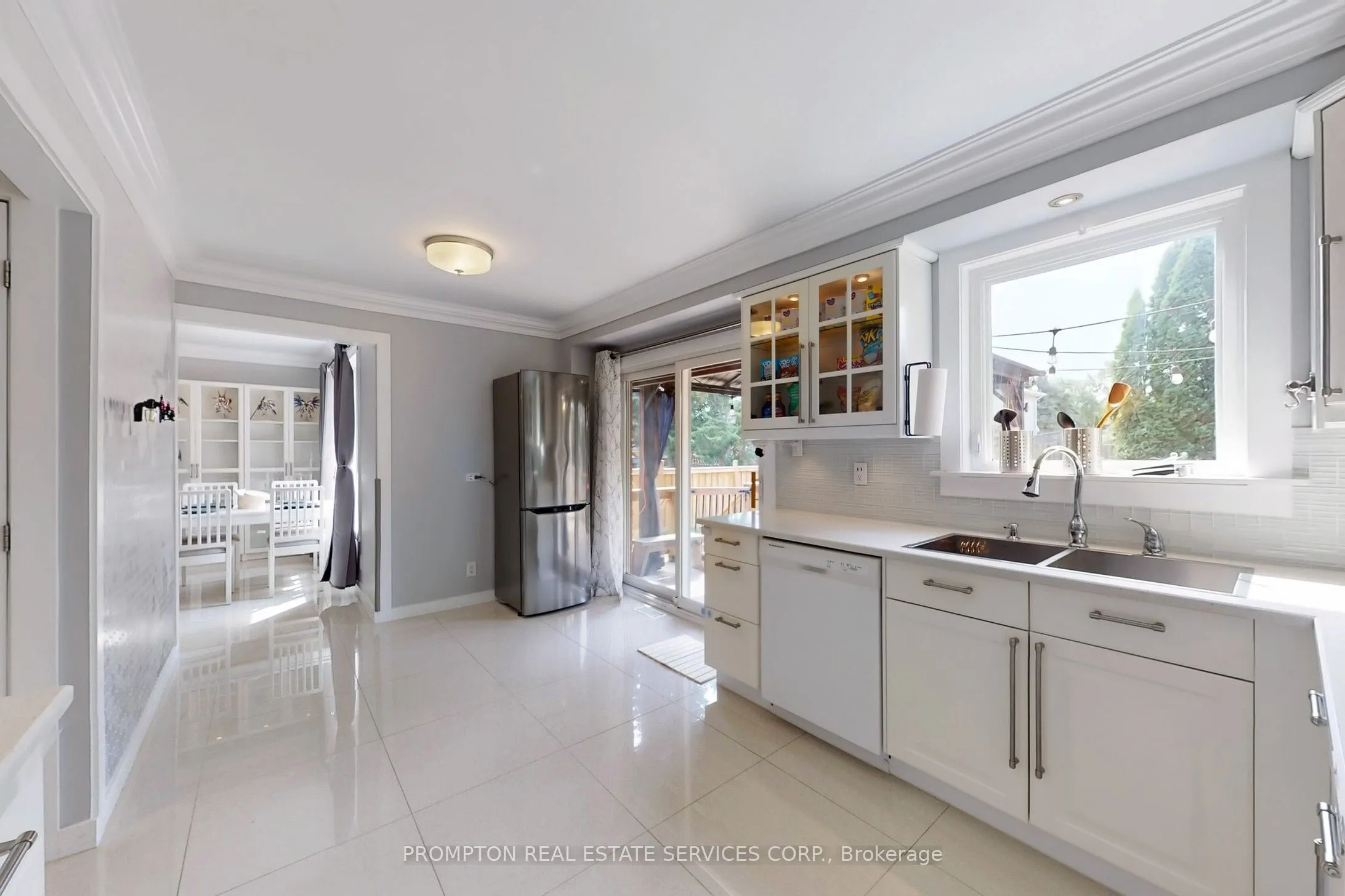 89 Riverglen Drive