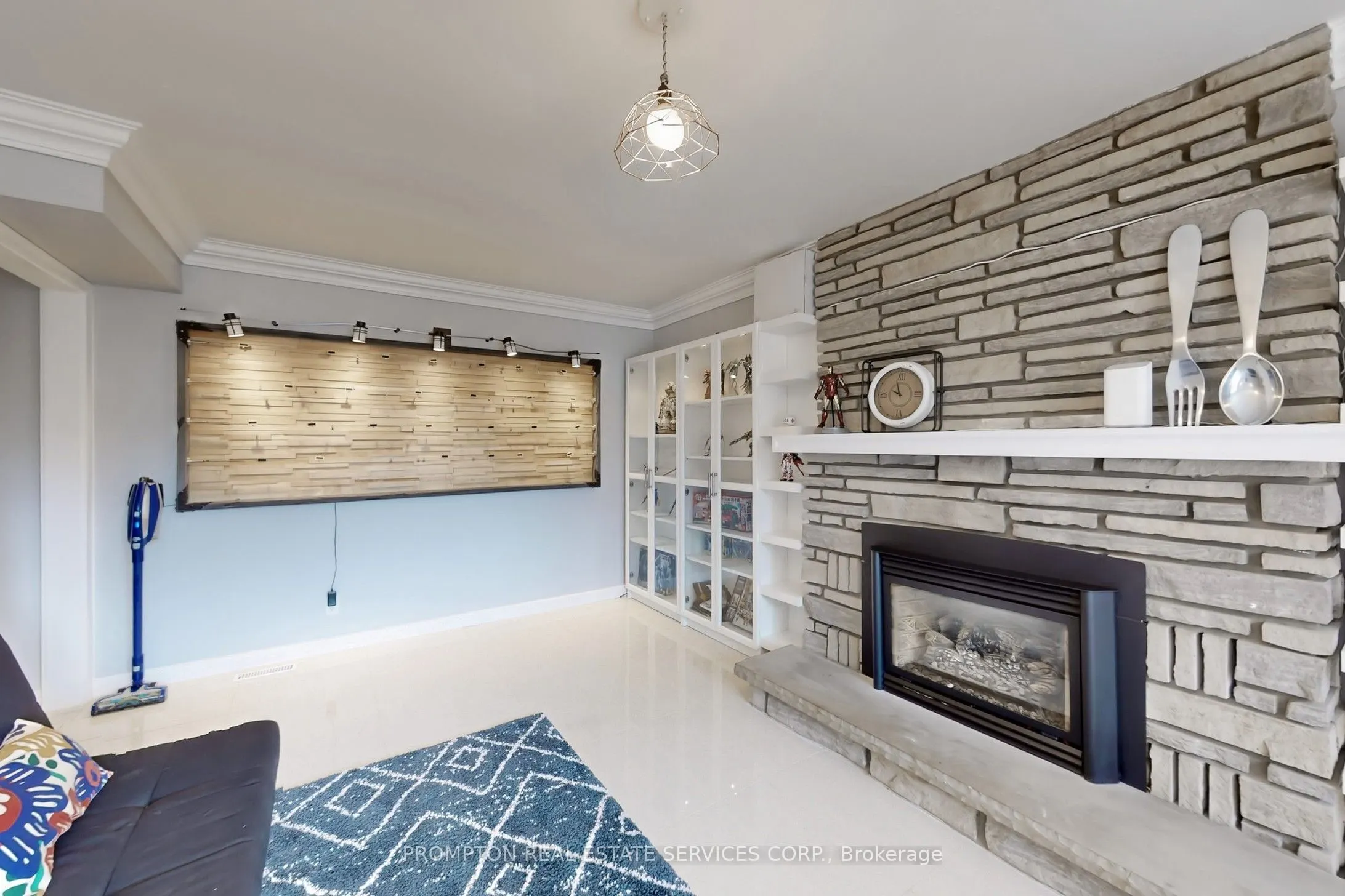 89 Riverglen Drive