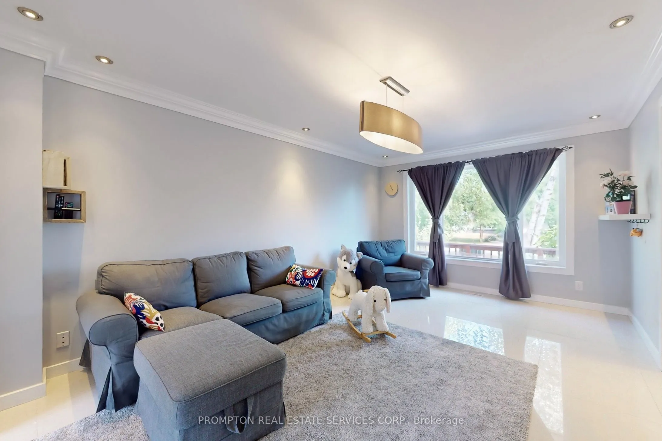 89 Riverglen Drive