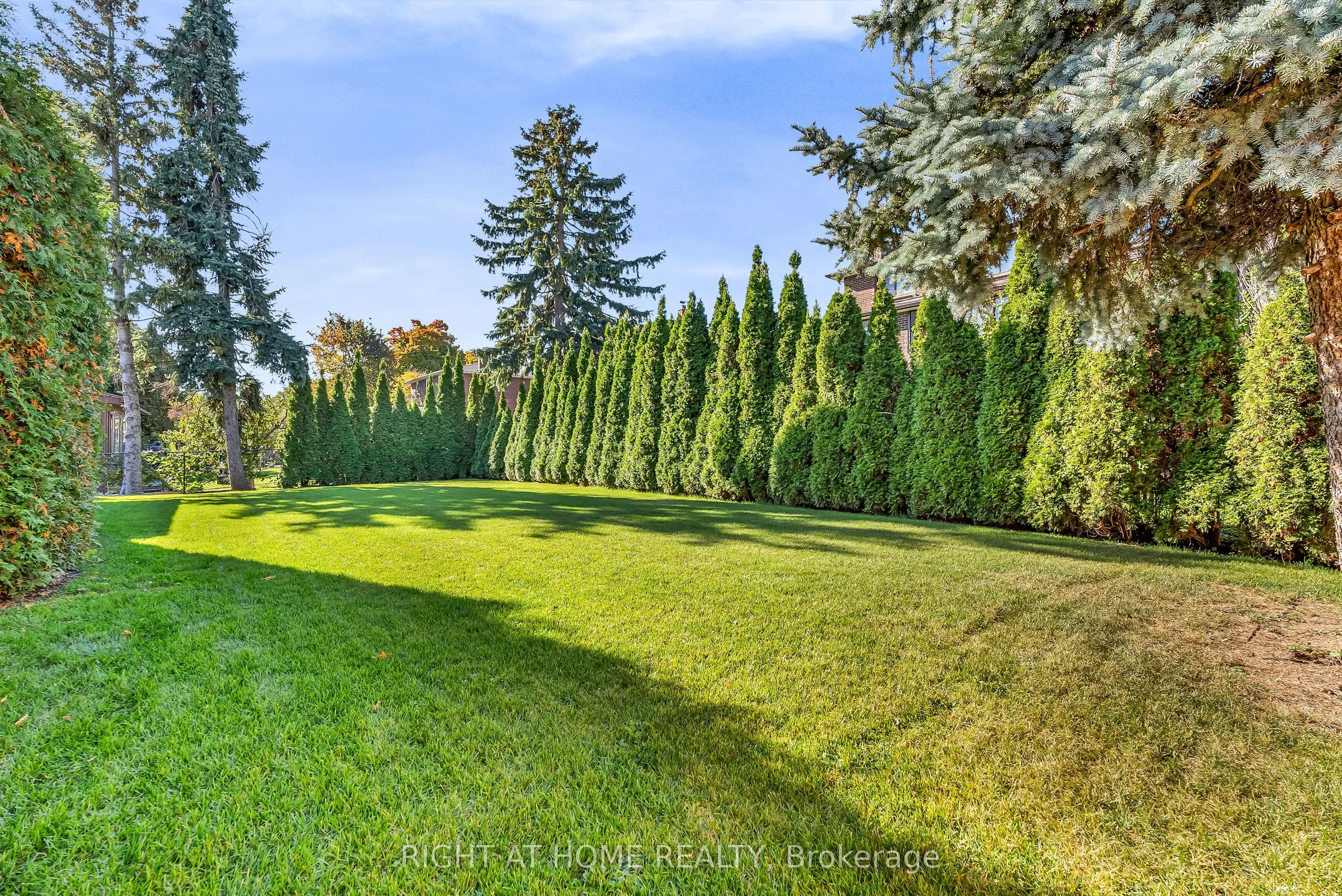 373 Firglen Ridge
