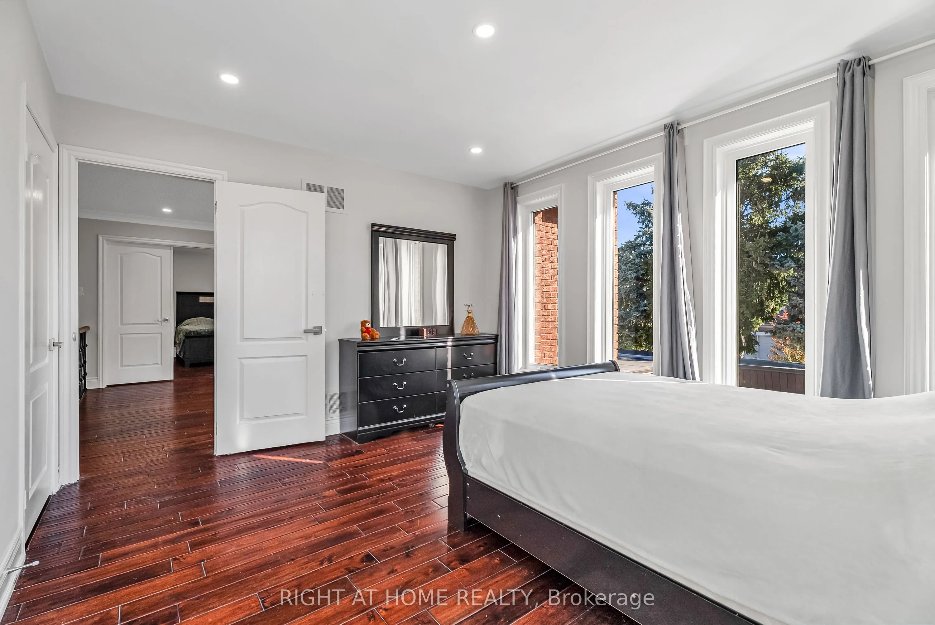 373 Firglen Ridge