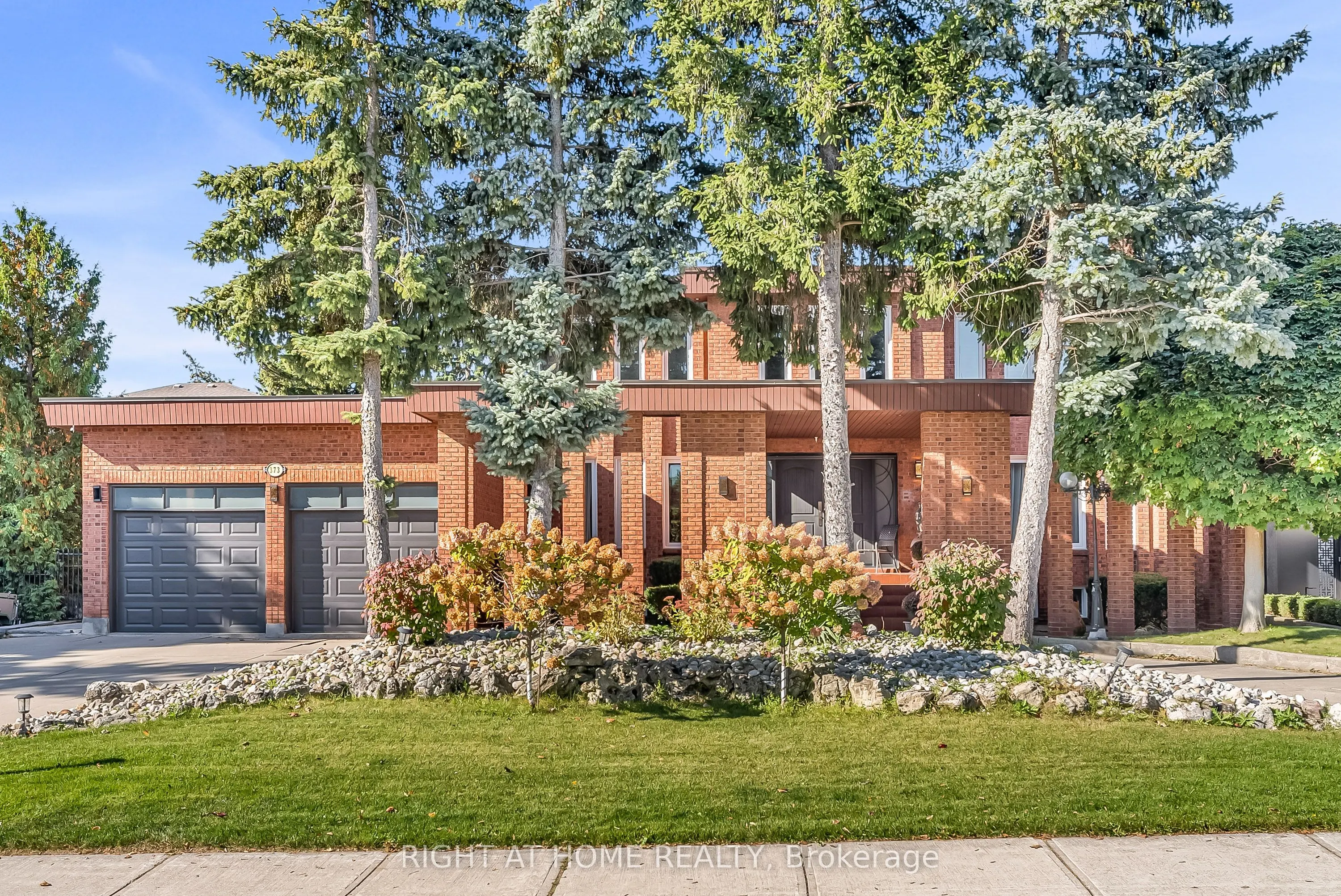373 Firglen Ridge