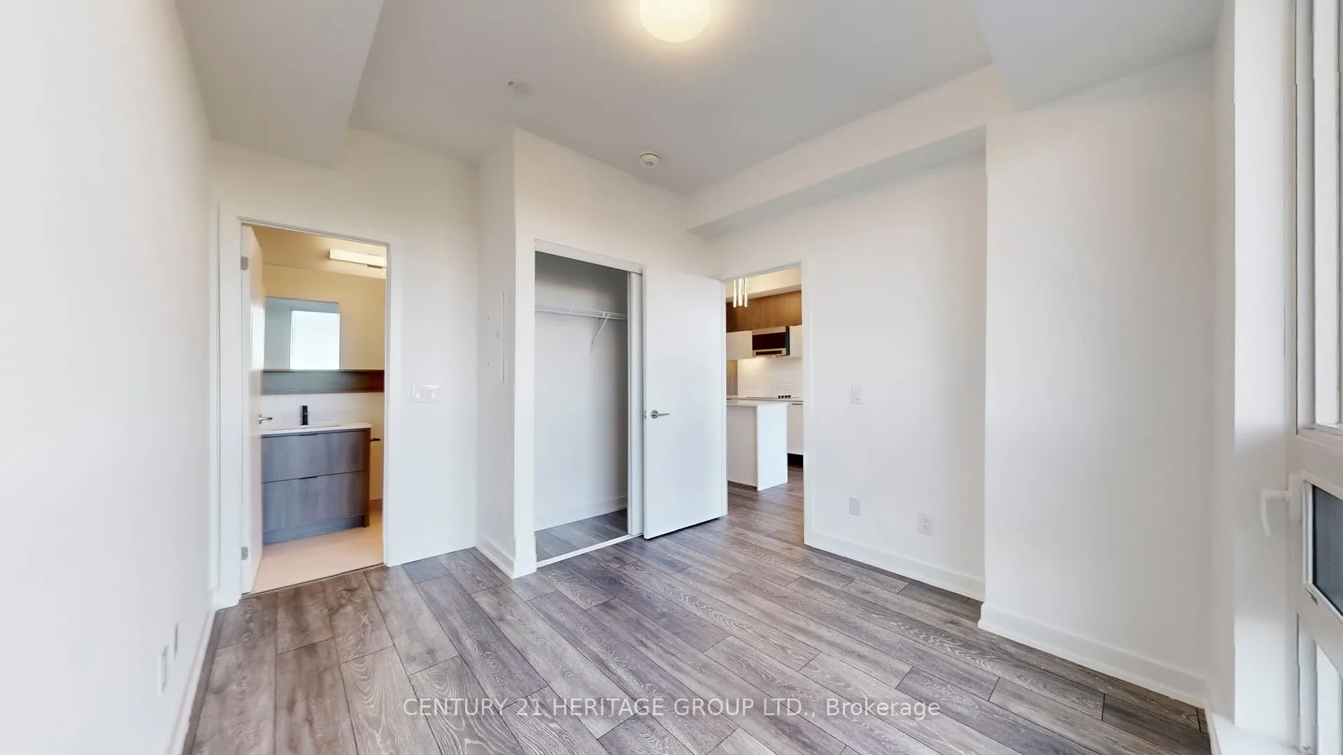 8888 Yonge Street N, #414