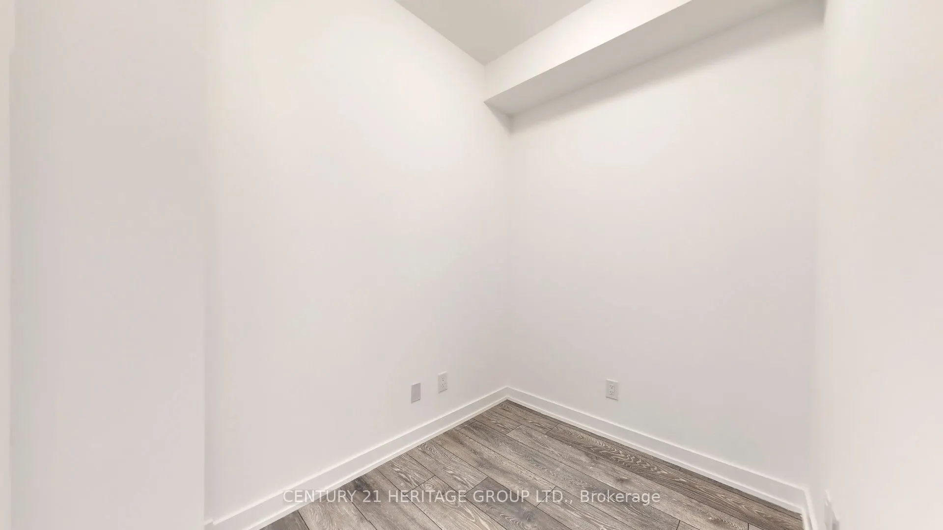 8888 Yonge Street N, #414