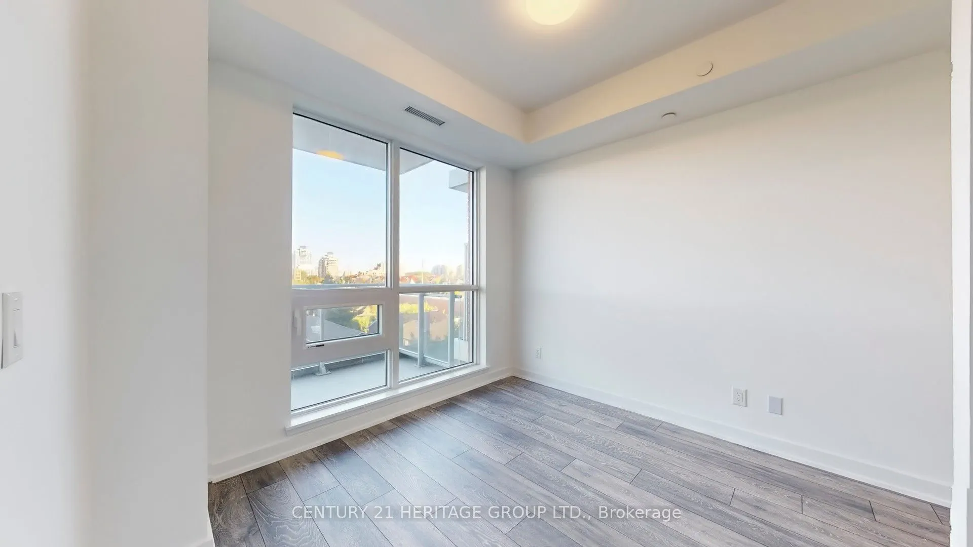 8888 Yonge Street N, #414