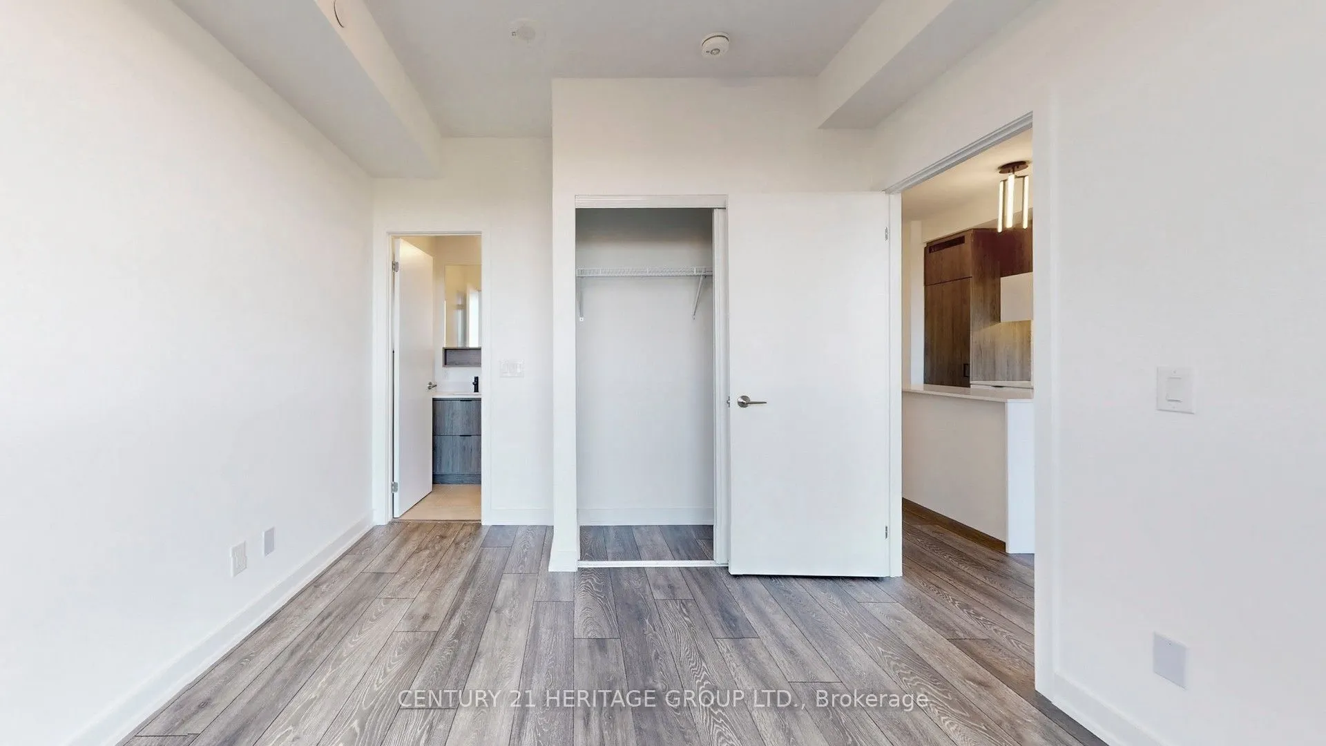 8888 Yonge Street N, #414