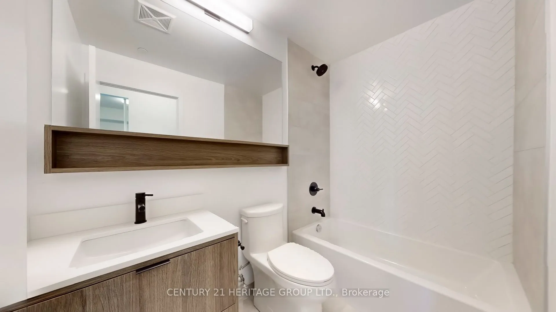 8888 Yonge Street N, #414