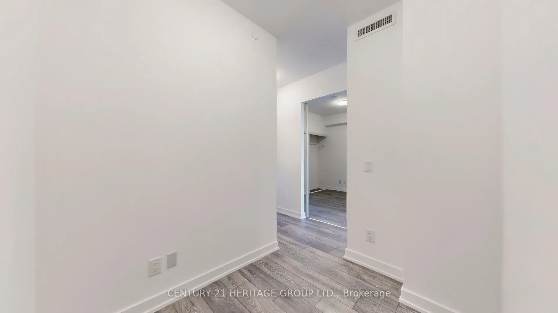 8888 Yonge Street N, #414