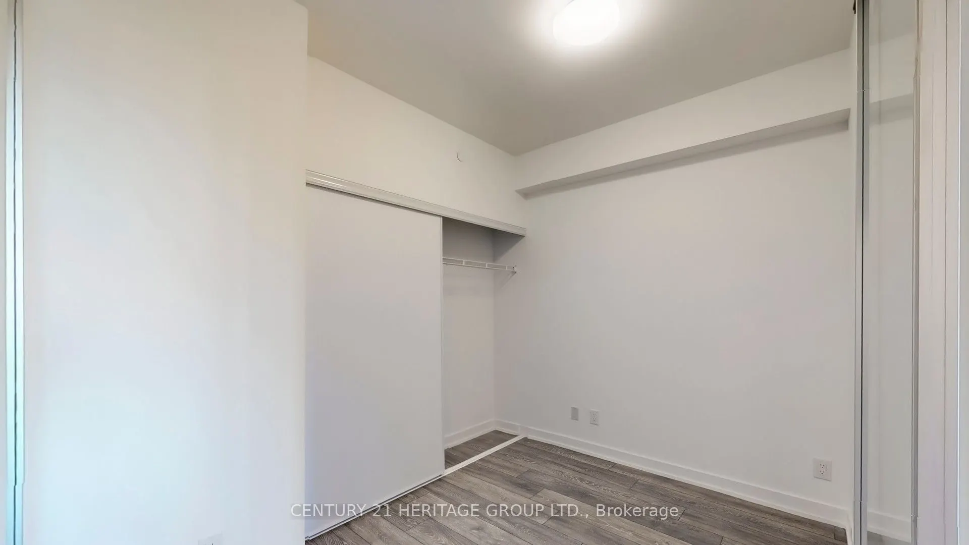 8888 Yonge Street N, #414