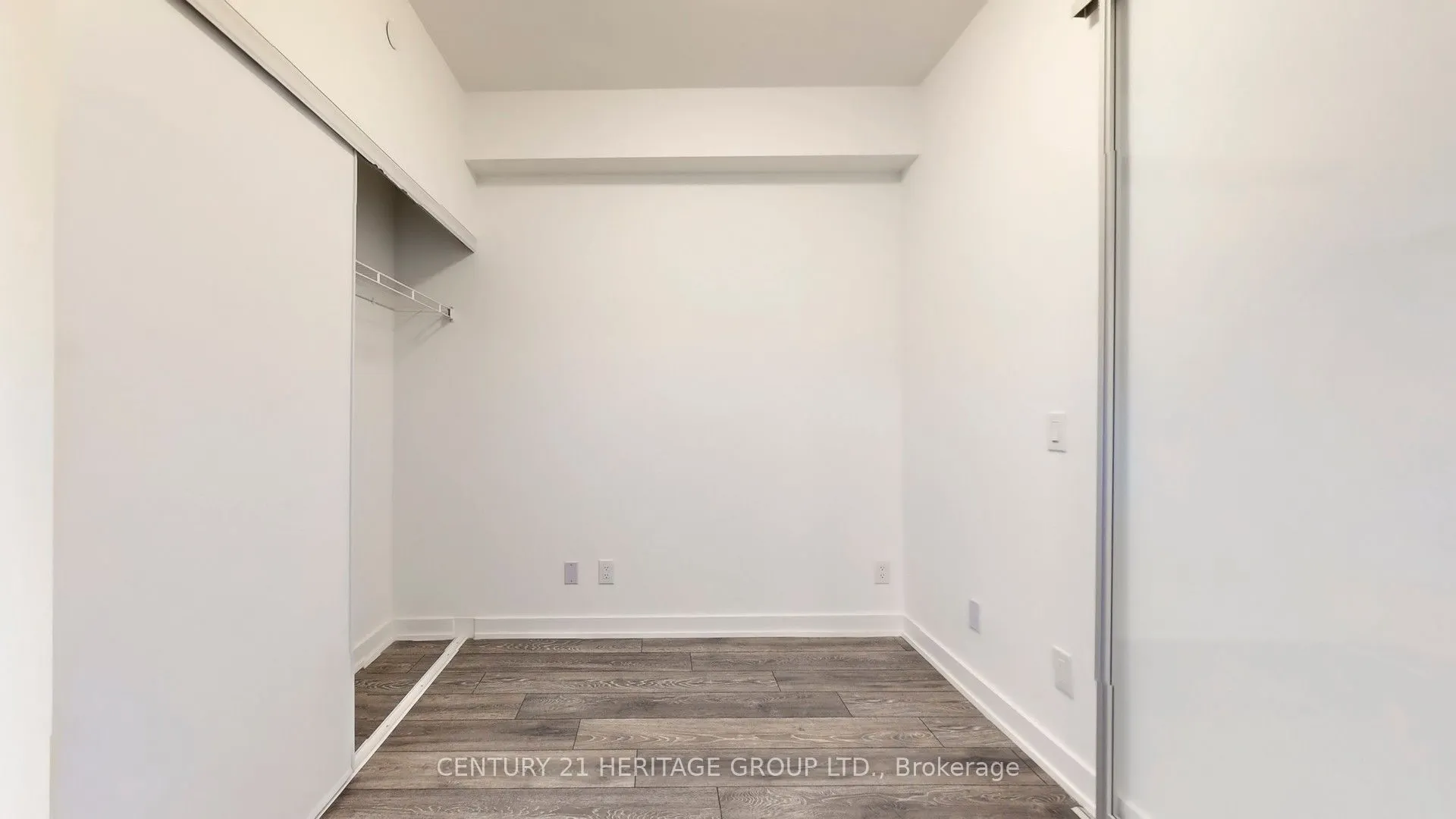 8888 Yonge Street N, #414