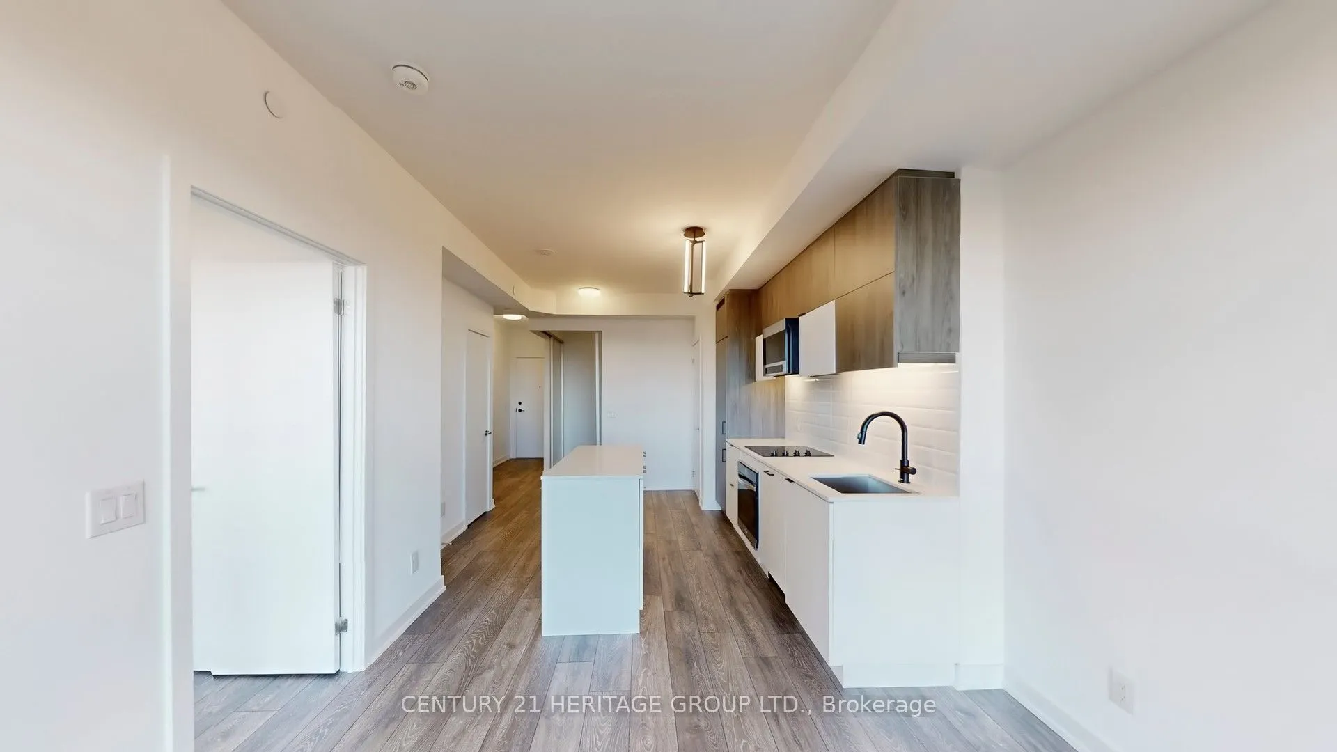 8888 Yonge Street N, #414