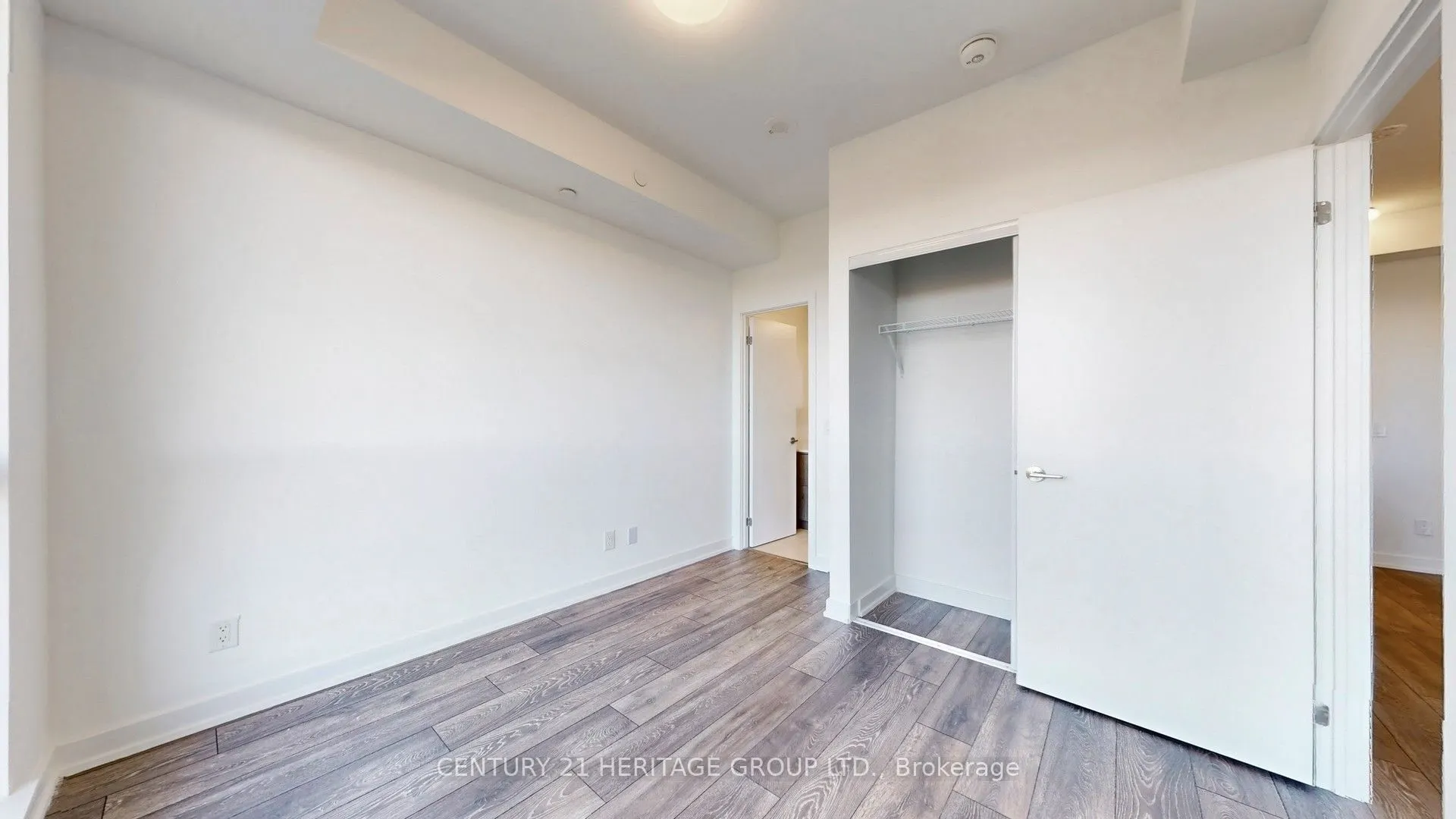8888 Yonge Street N, #414