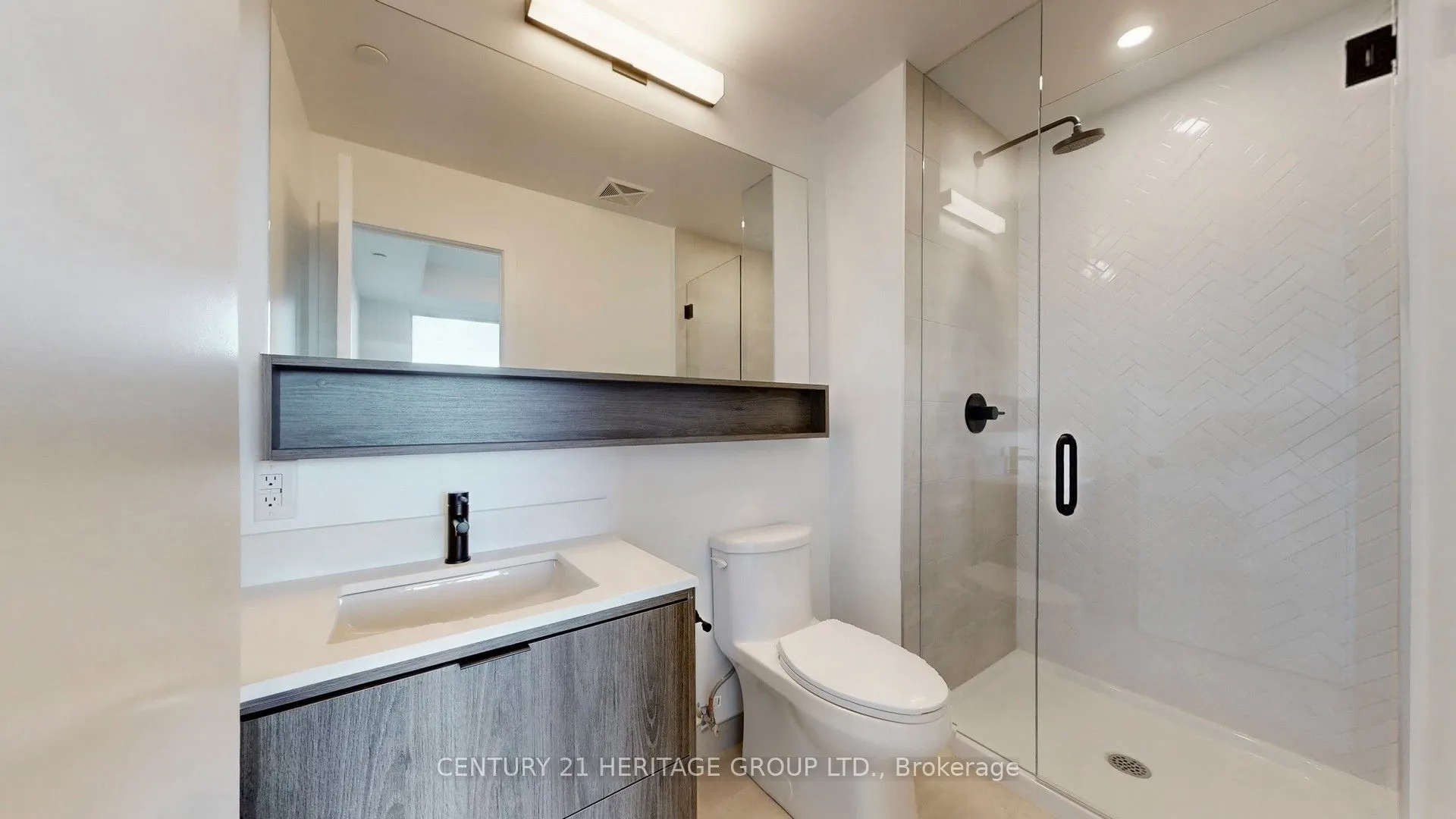 8888 Yonge Street N, #414